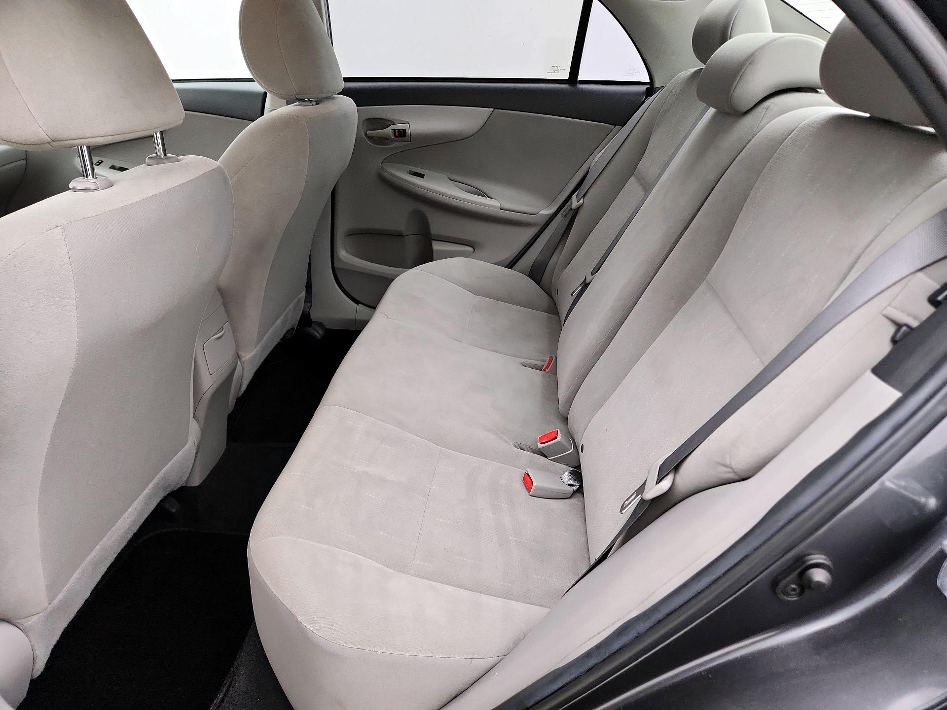 Thumbnail: 2013 Toyota Corolla - 17