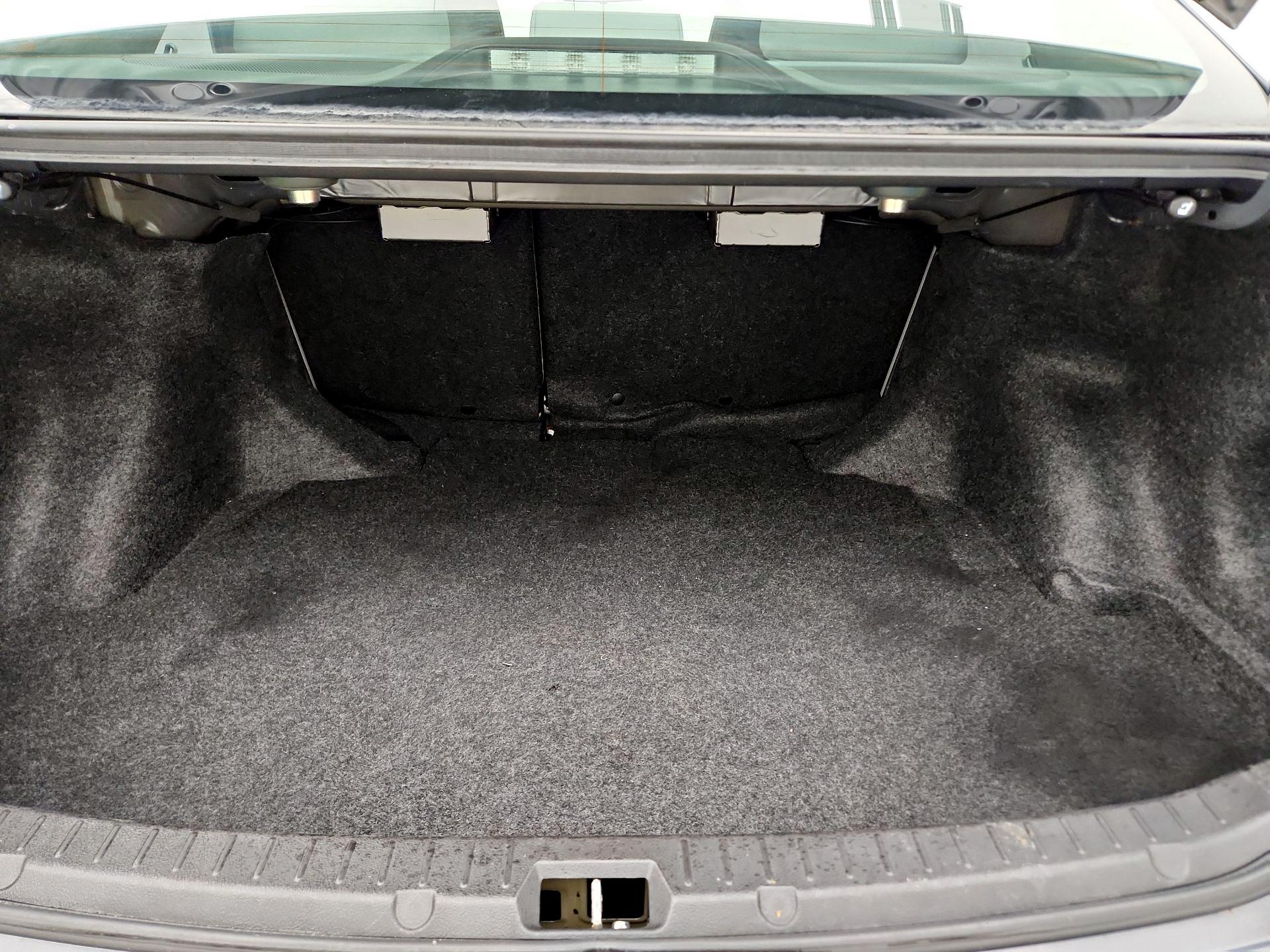 Thumbnail: 2013 Toyota Corolla - 18