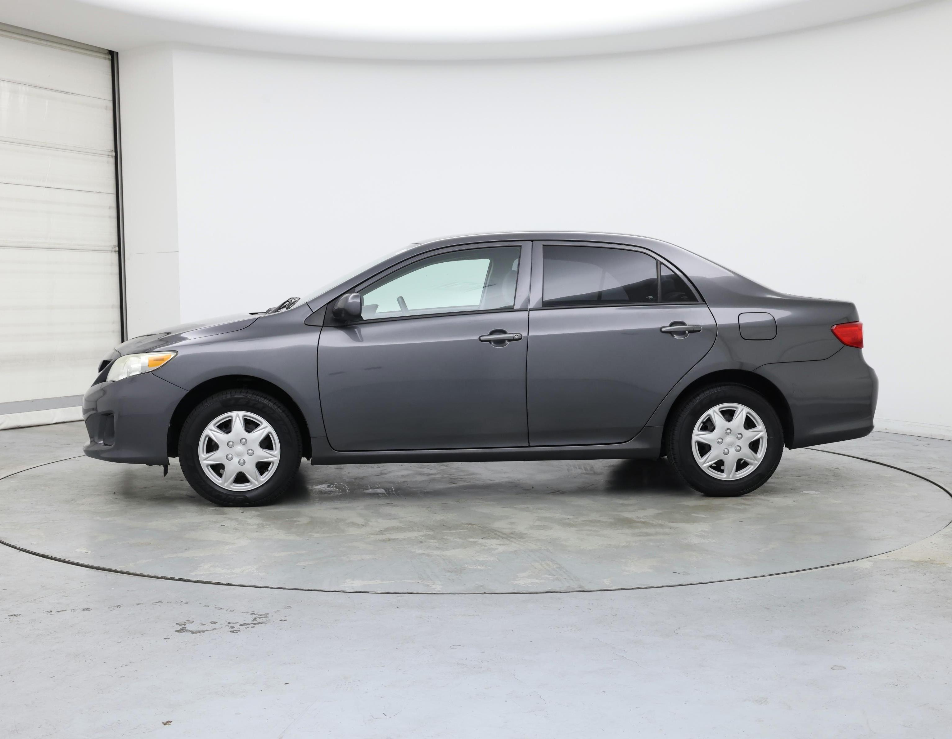 Thumbnail: 2013 Toyota Corolla - 3
