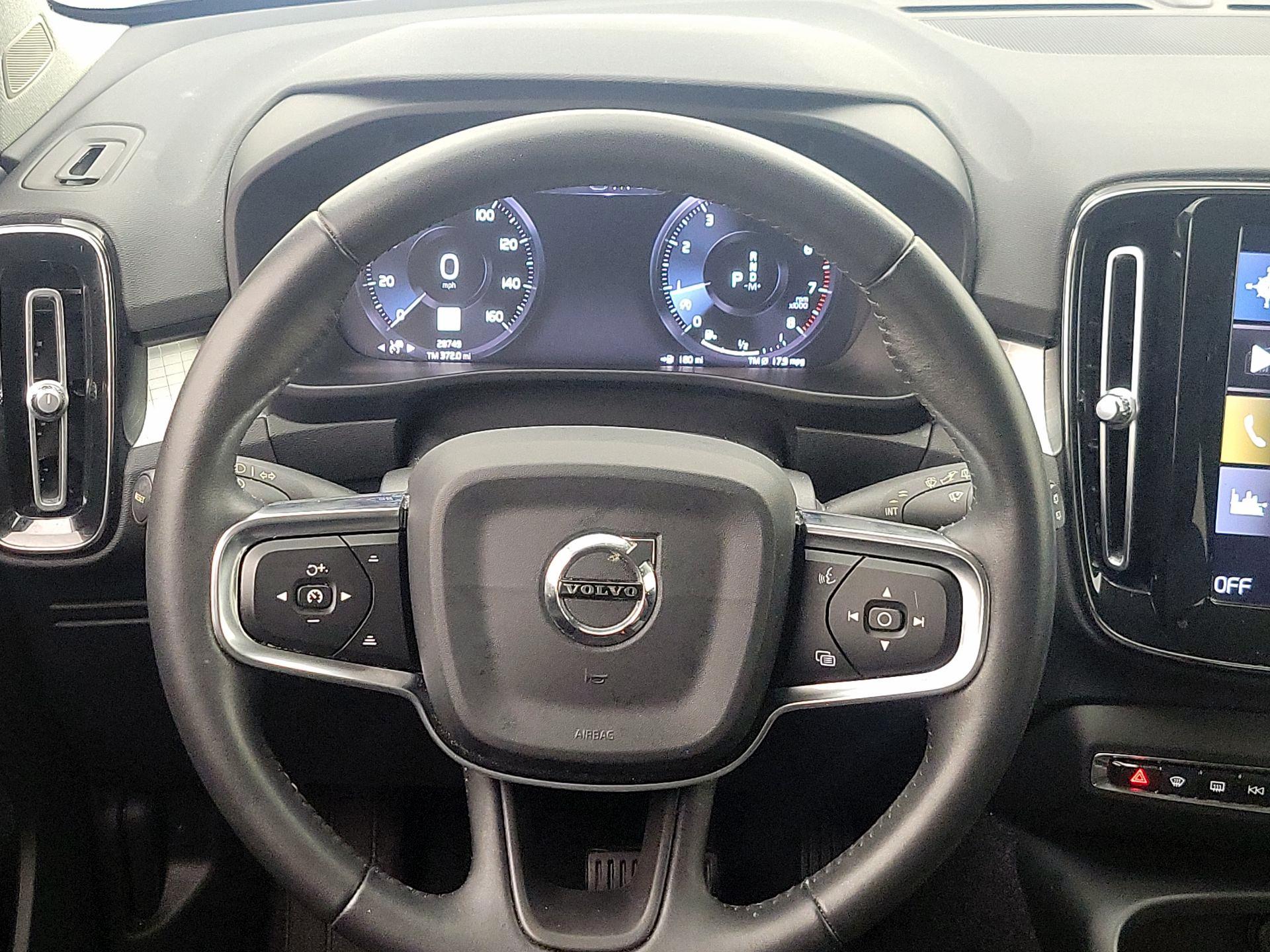 Thumbnail: 2019 Volvo XC40 - 10