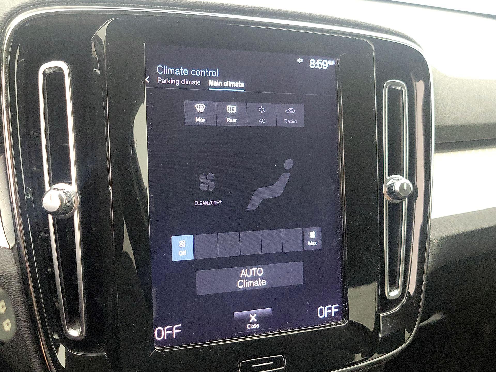 Thumbnail: 2019 Volvo XC40 - 16