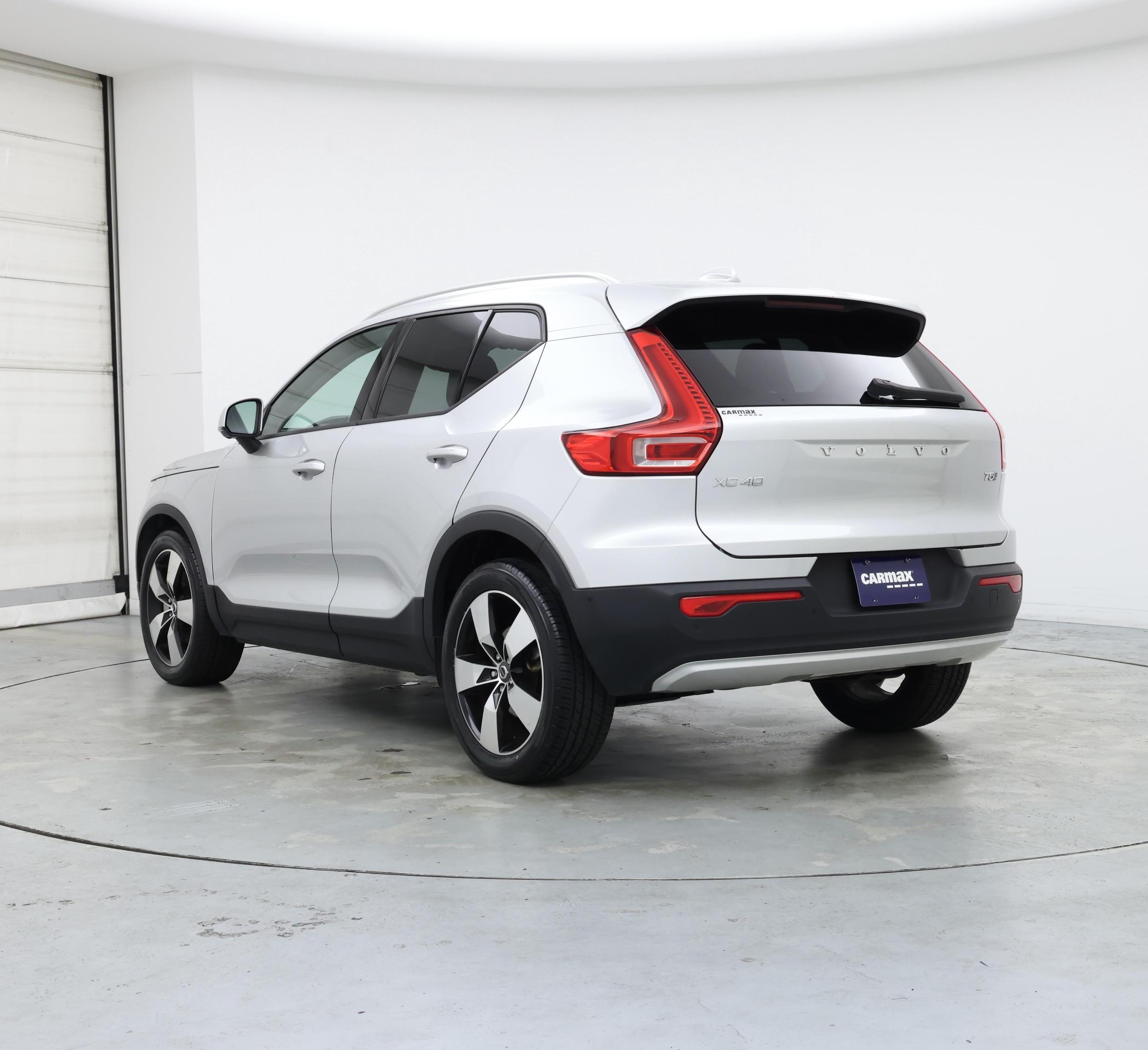 Thumbnail: 2019 Volvo XC40 - 2