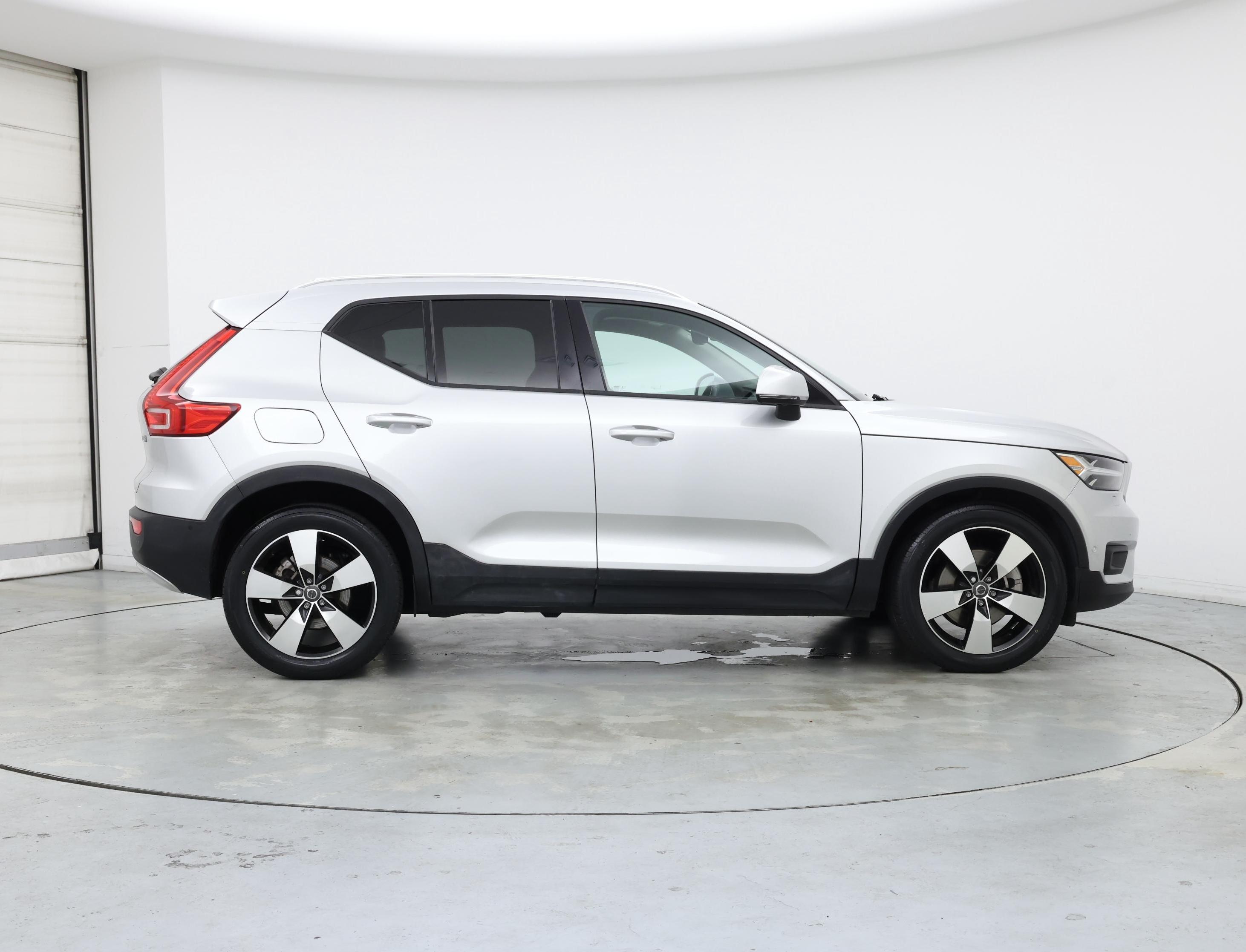 Thumbnail: 2019 Volvo XC40 - 7