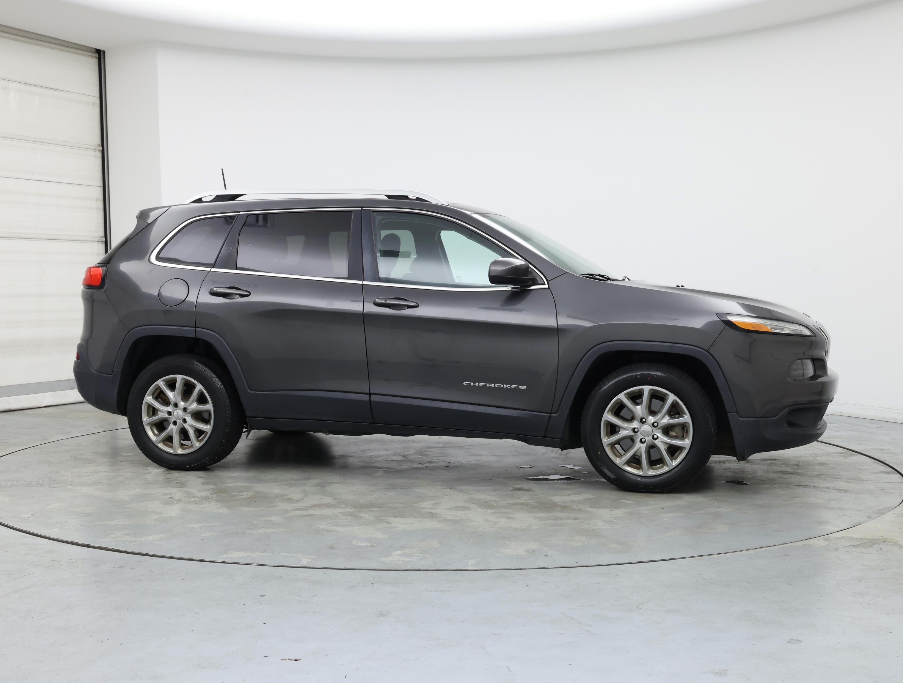 Thumbnail: 2016 Jeep Cherokee - 7