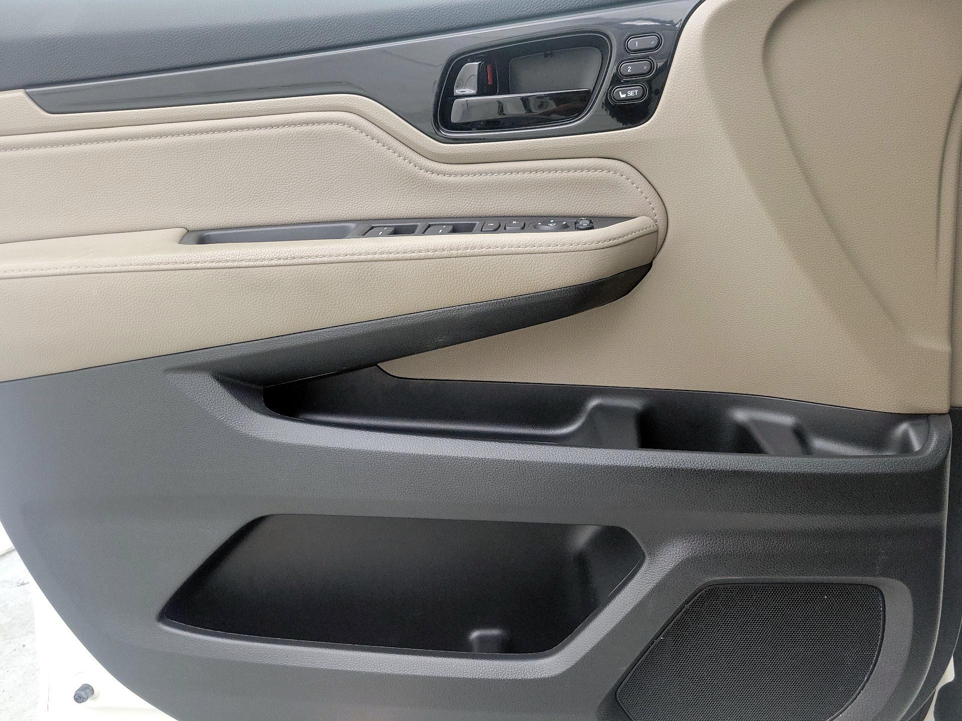 Thumbnail: 2019 Honda Odyssey - 12