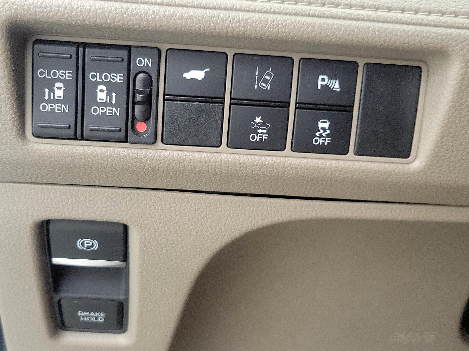 Thumbnail: 2019 Honda Odyssey - 13