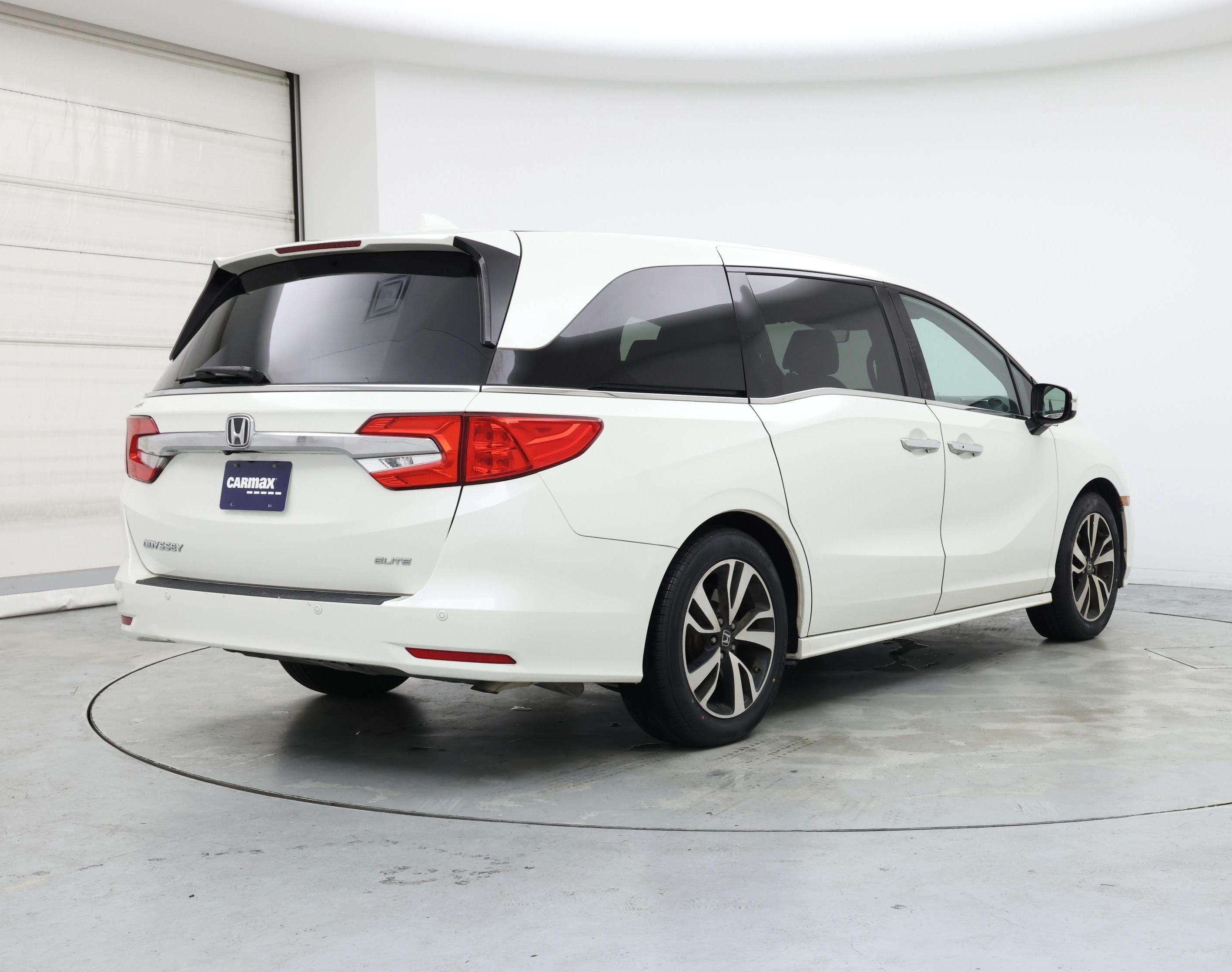 Thumbnail: 2019 Honda Odyssey - 8