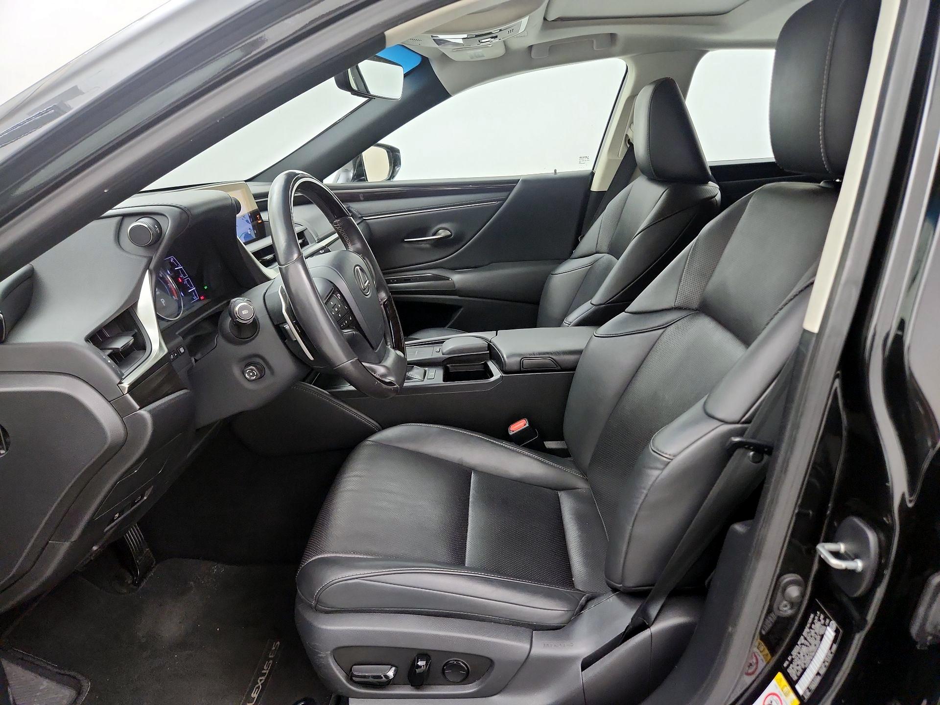 Thumbnail: 2019 Lexus ES - 11