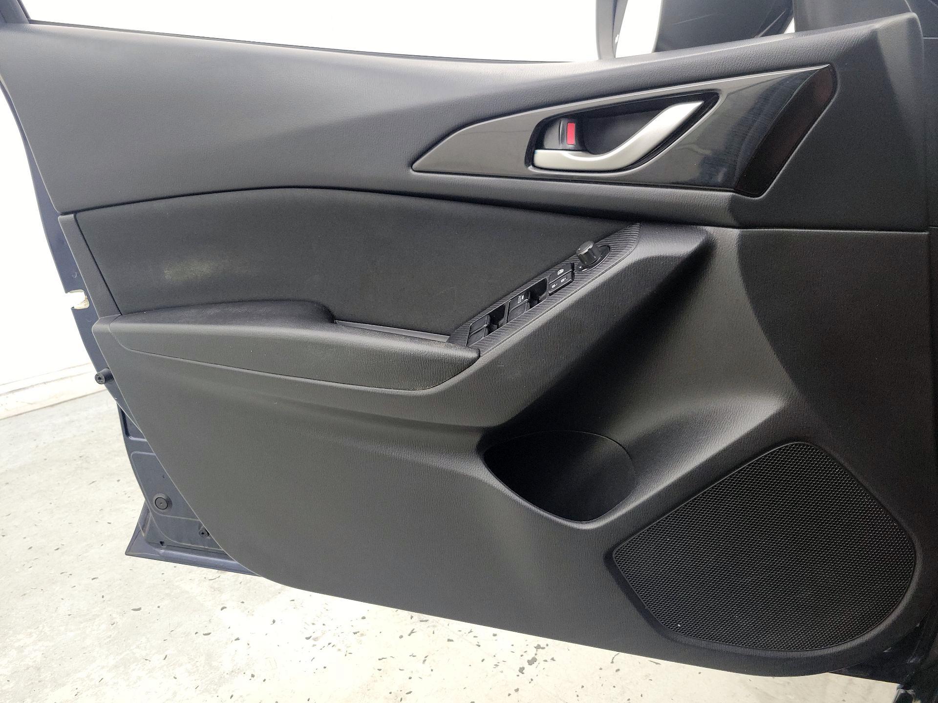 Thumbnail: 2016 Mazda Mazda3 - 12