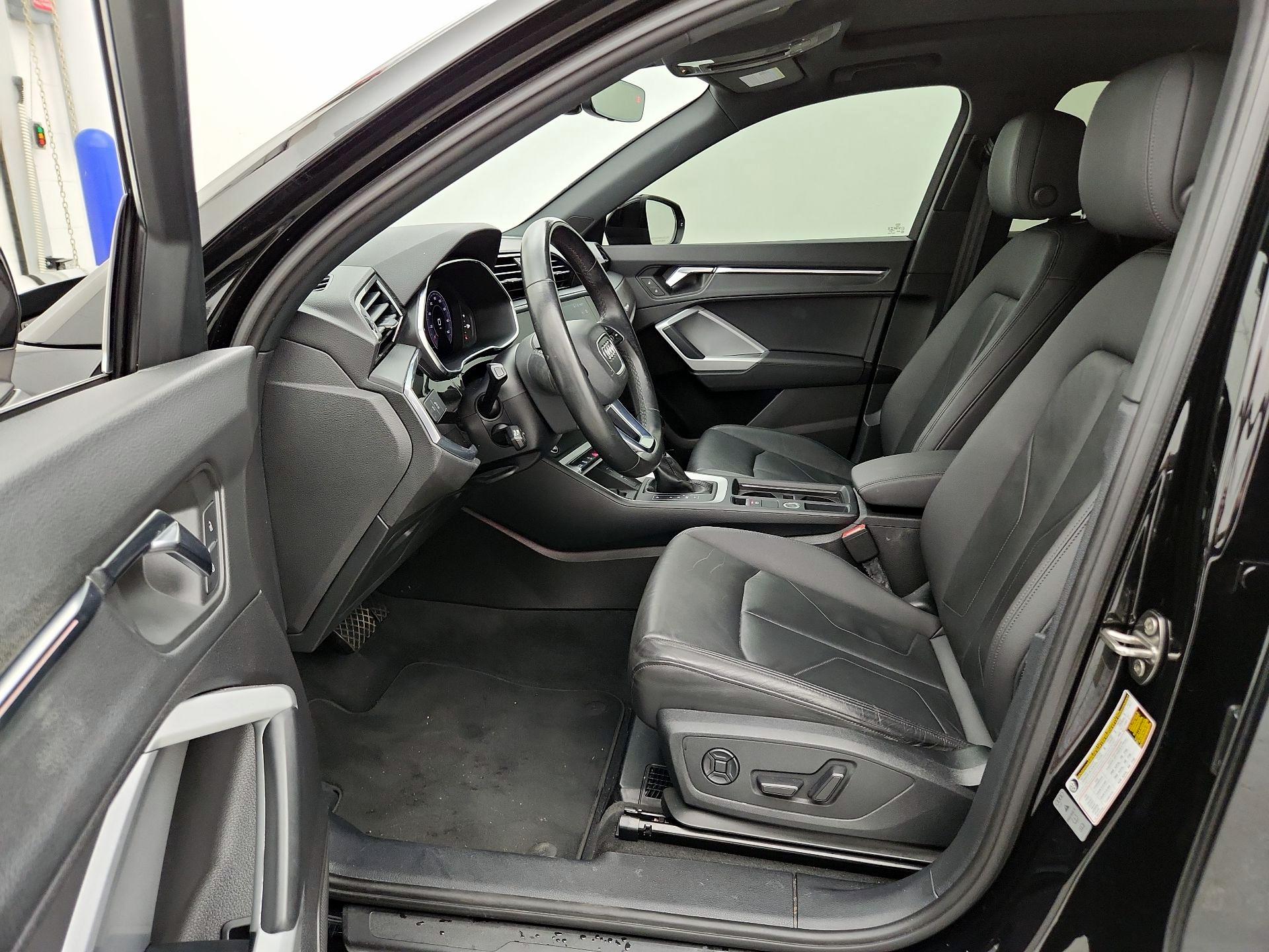 Thumbnail: 2021 Audi Q3 - 11