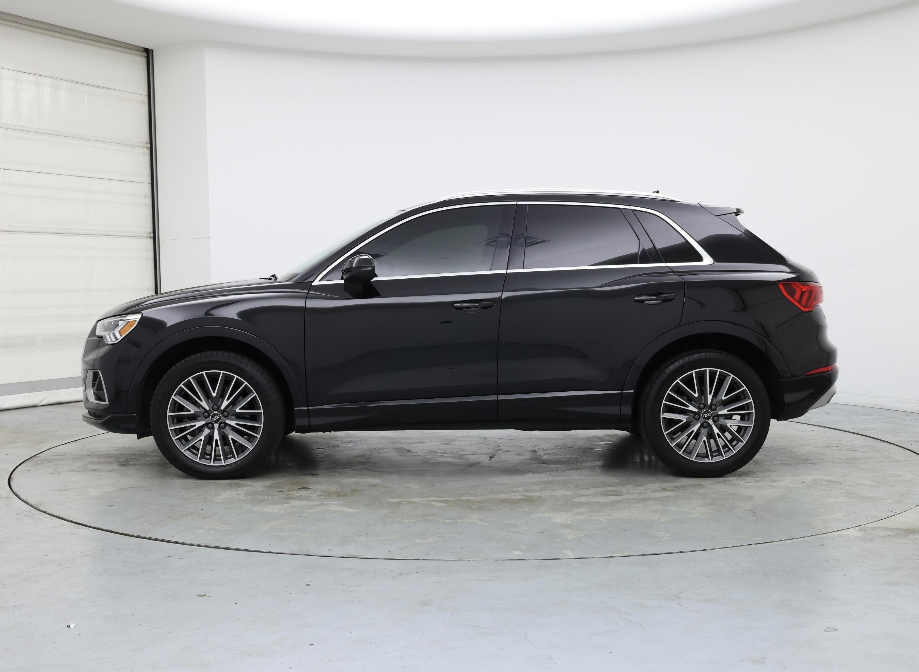 Thumbnail: 2021 Audi Q3 - 3