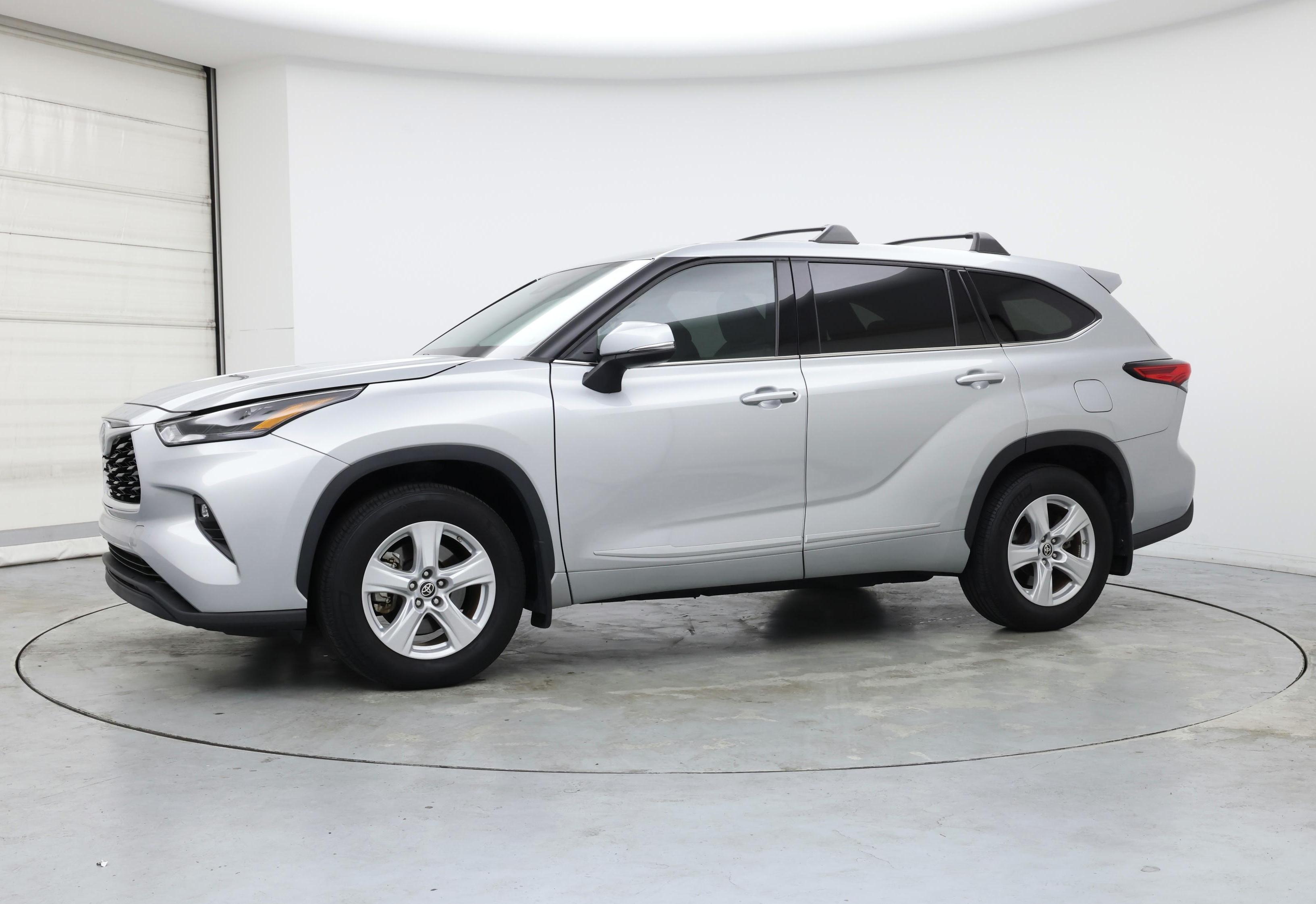 Thumbnail: 2022 Toyota Highlander - 4