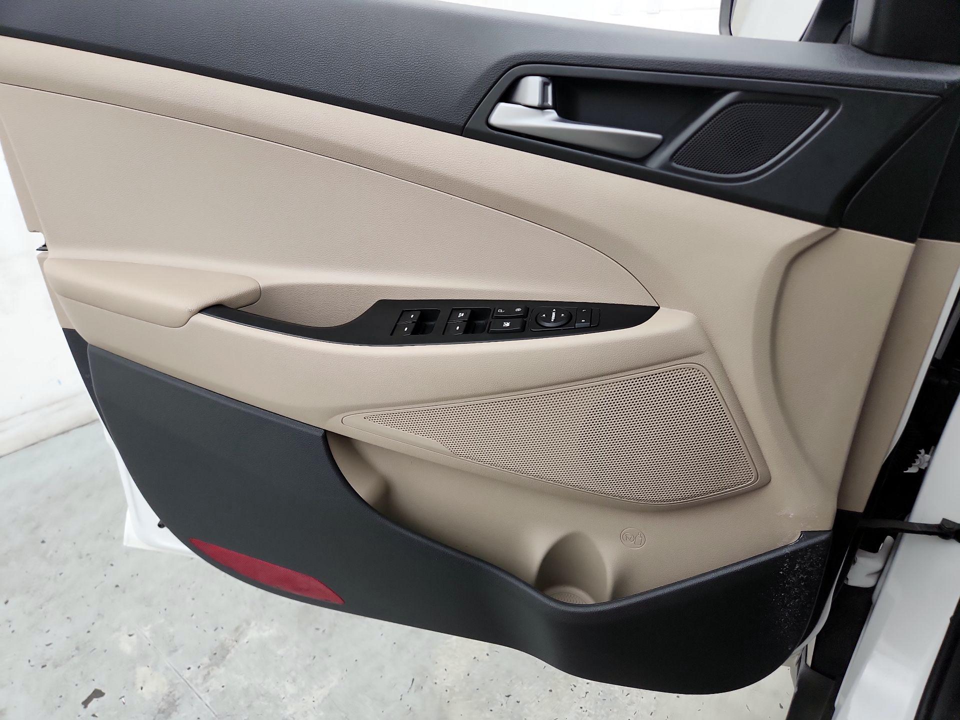 Thumbnail: 2017 Hyundai Tucson - 12