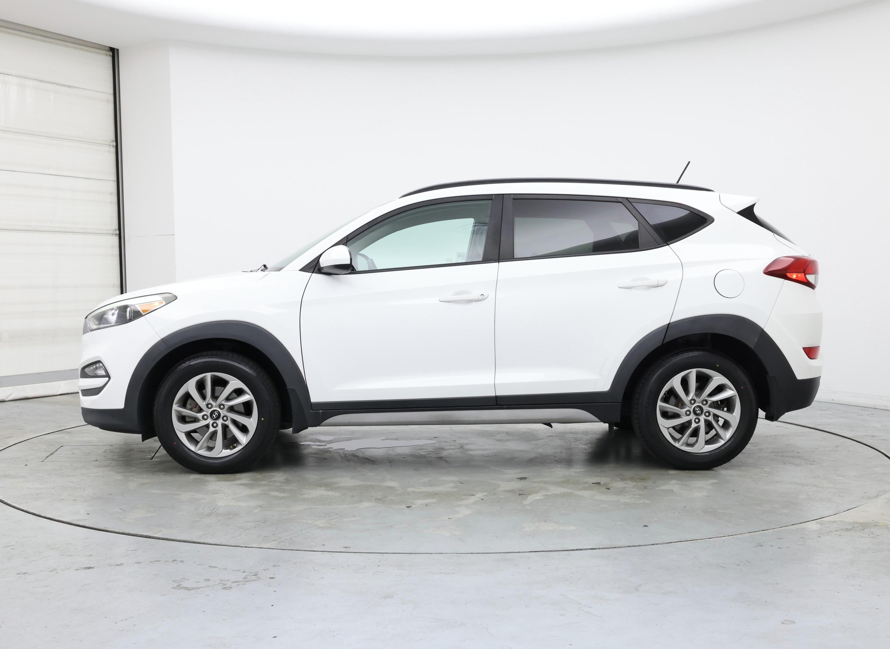 Thumbnail: 2017 Hyundai Tucson - 3