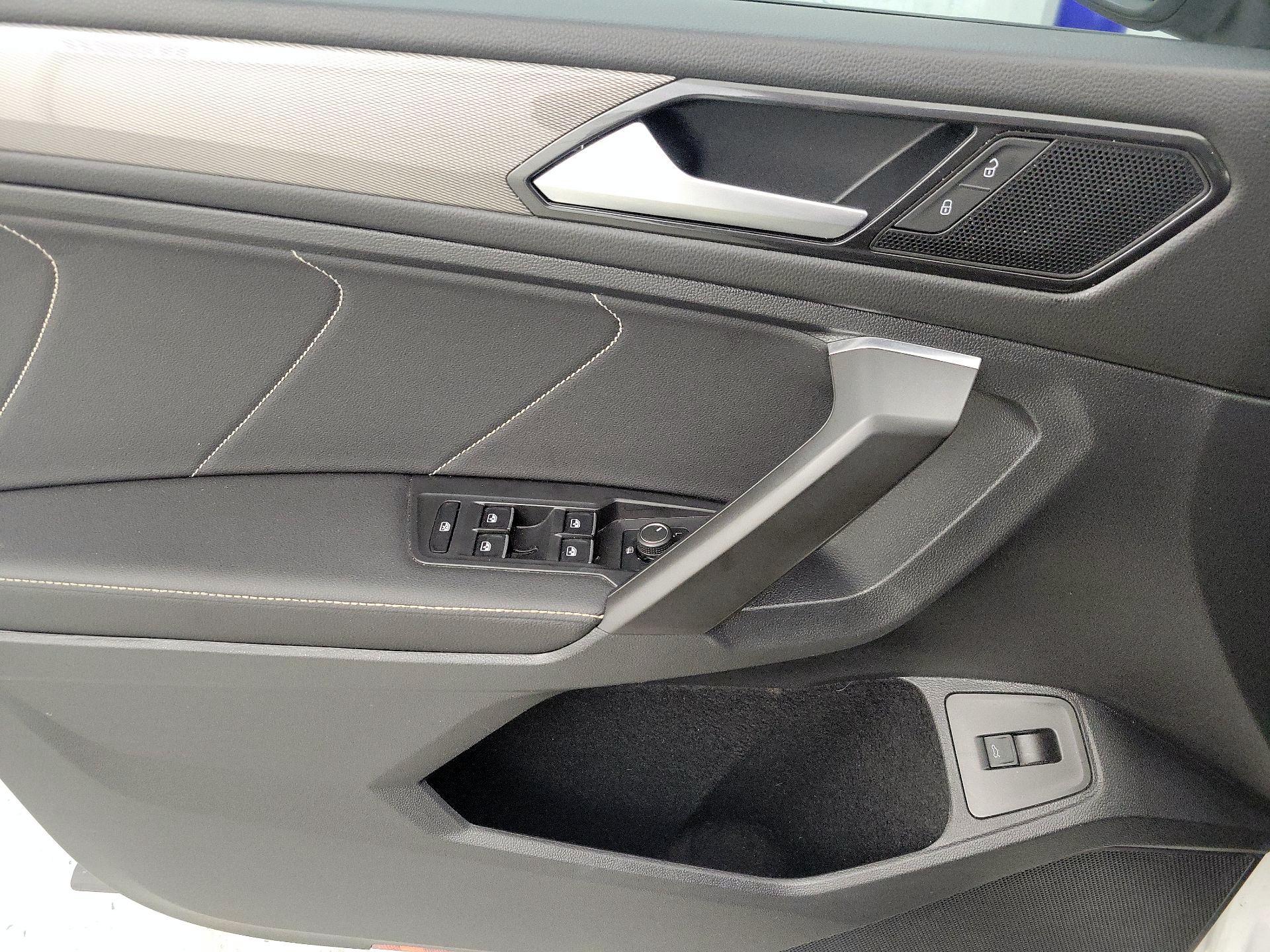 Thumbnail: 2022 Volkswagen Tiguan - 12