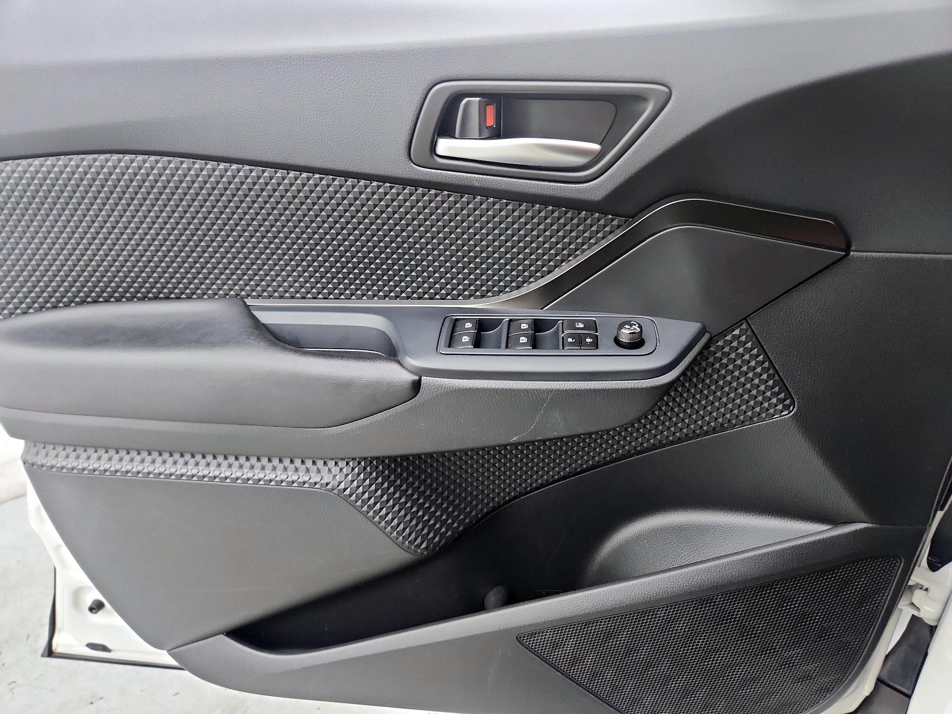 Thumbnail: 2019 Toyota C-HR - 12