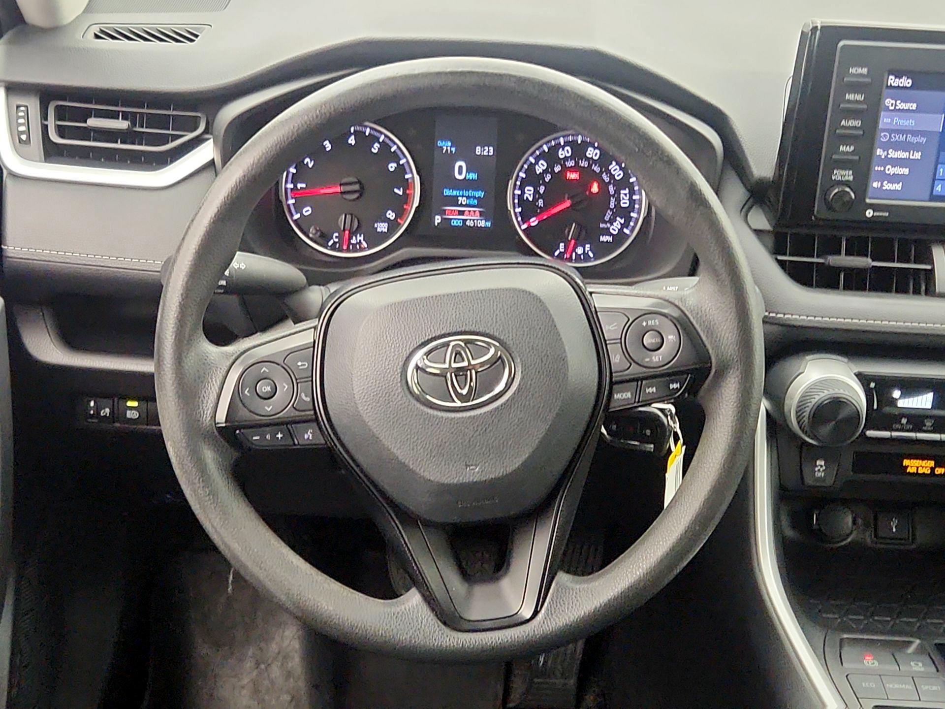 Thumbnail: 2021 Toyota RAV4 - 10