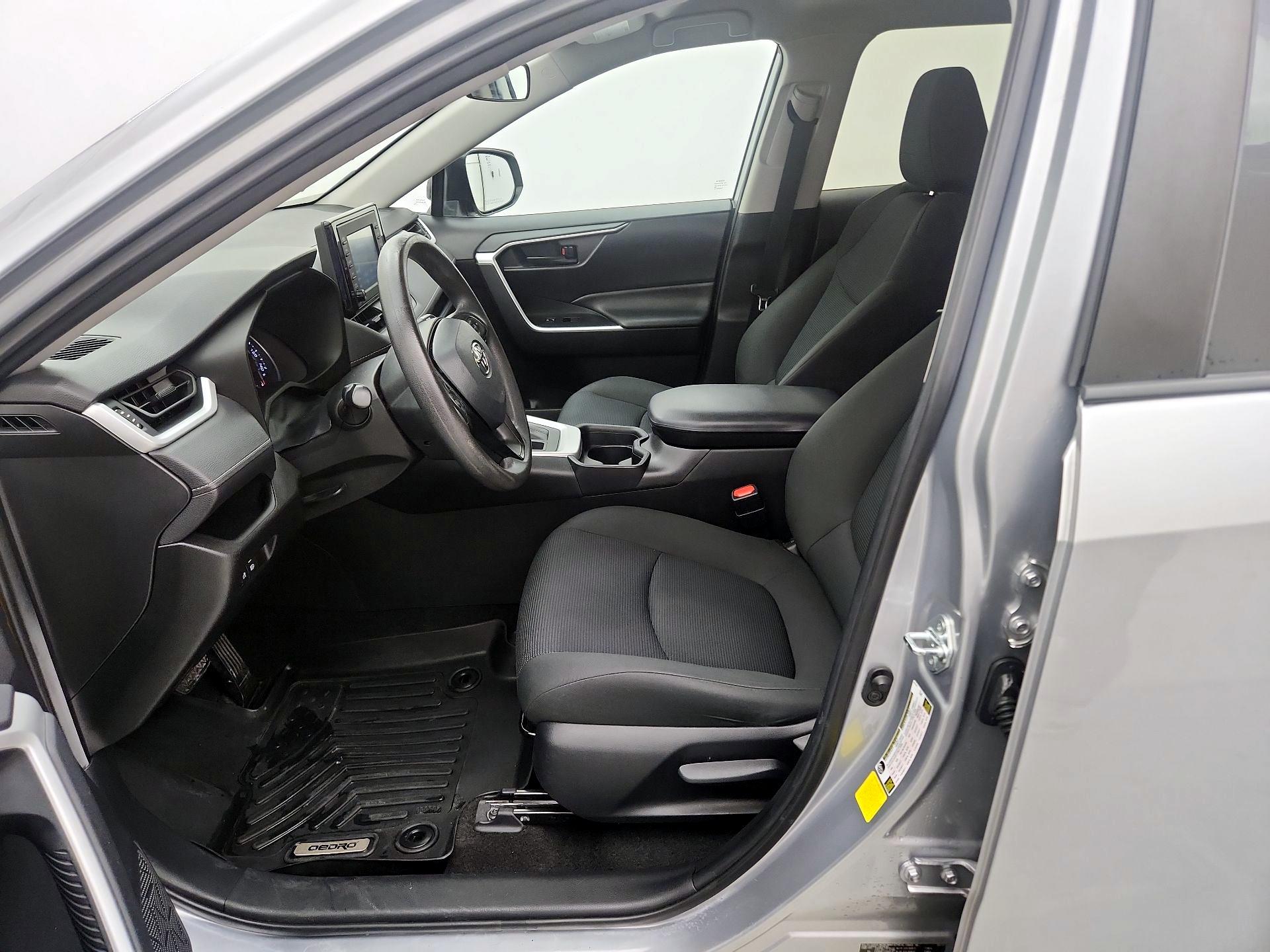 Thumbnail: 2021 Toyota RAV4 - 11