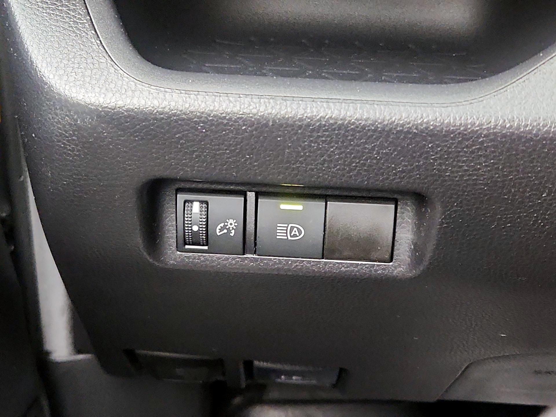 Thumbnail: 2021 Toyota RAV4 - 13