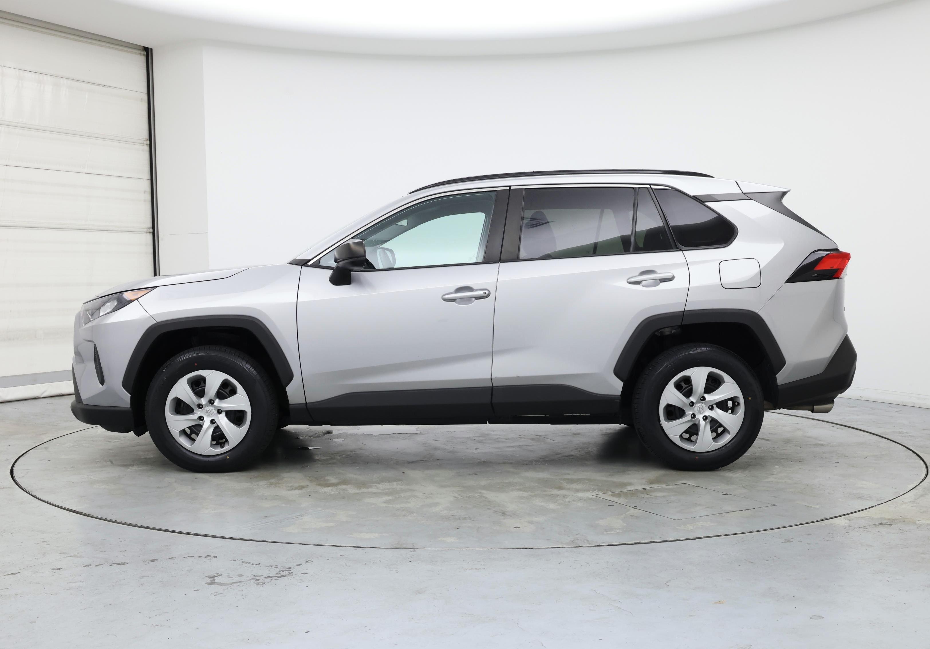 Thumbnail: 2021 Toyota RAV4 - 3