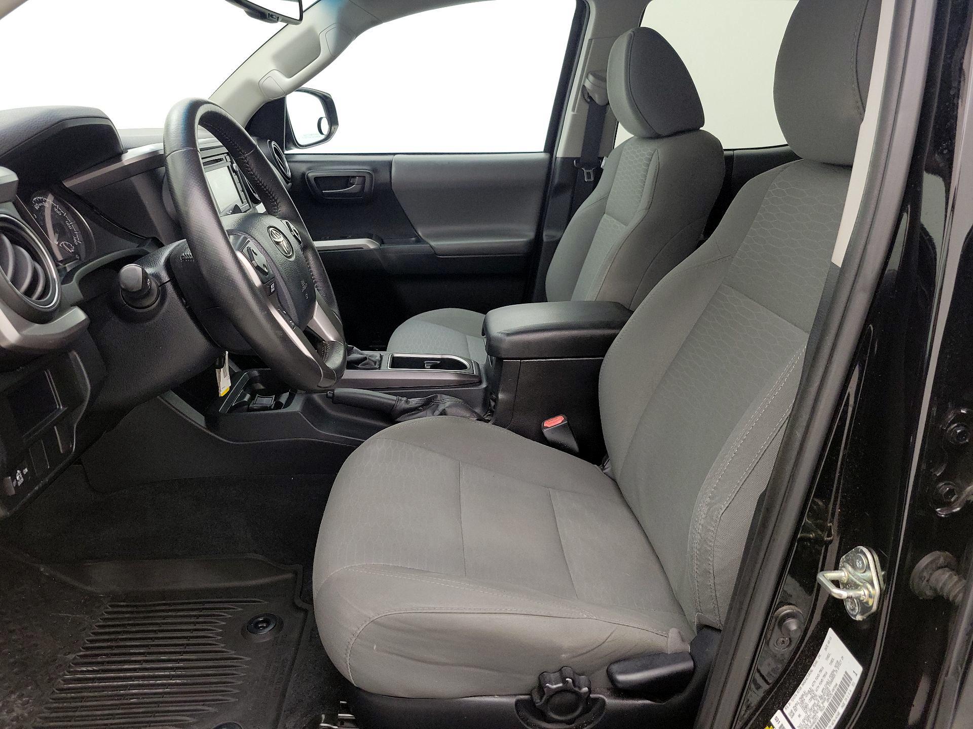 Thumbnail: 2017 Toyota Tacoma - 11