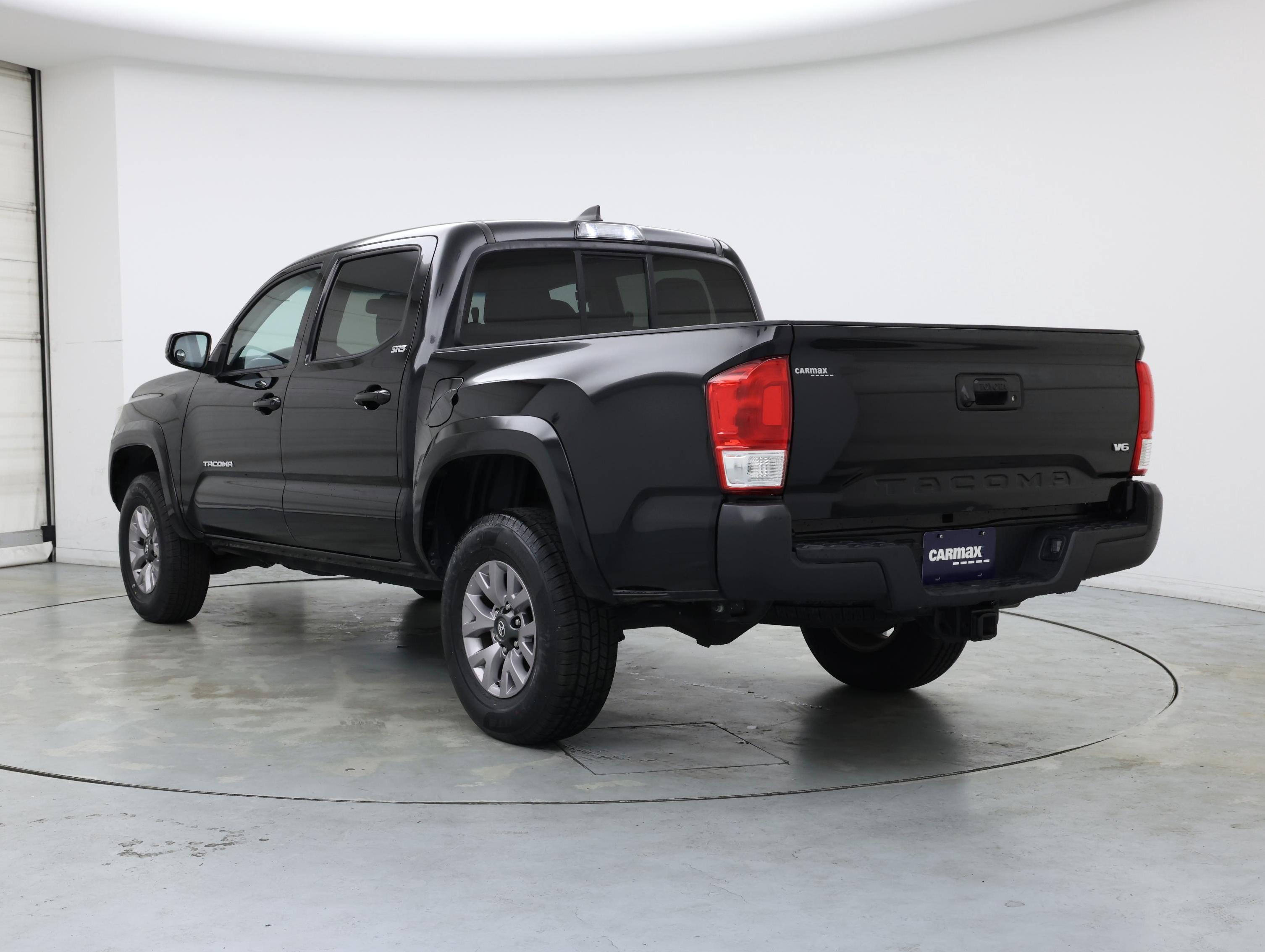 Thumbnail: 2017 Toyota Tacoma - 2