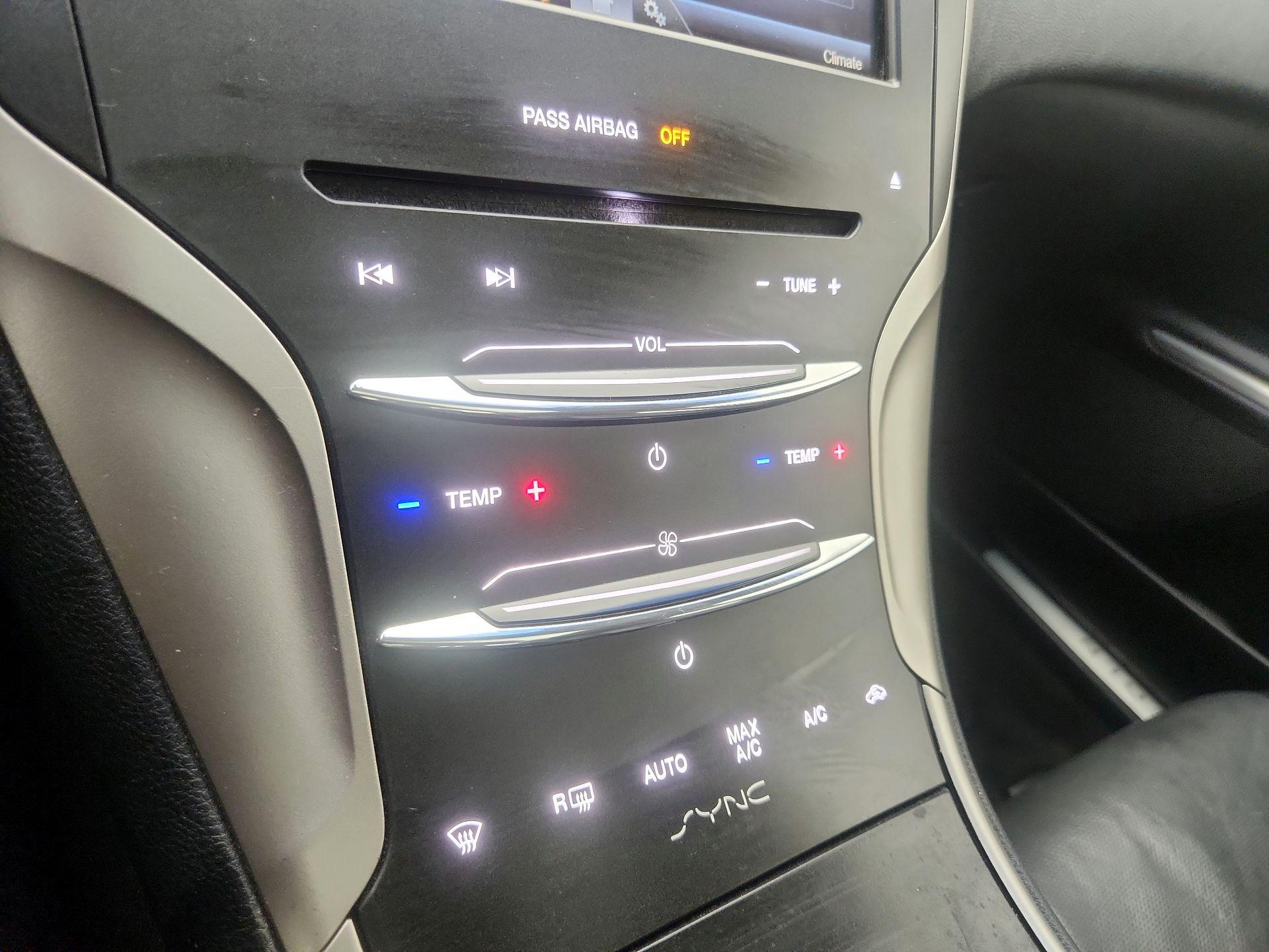 Thumbnail: 2016 Lincoln MKZ - 16