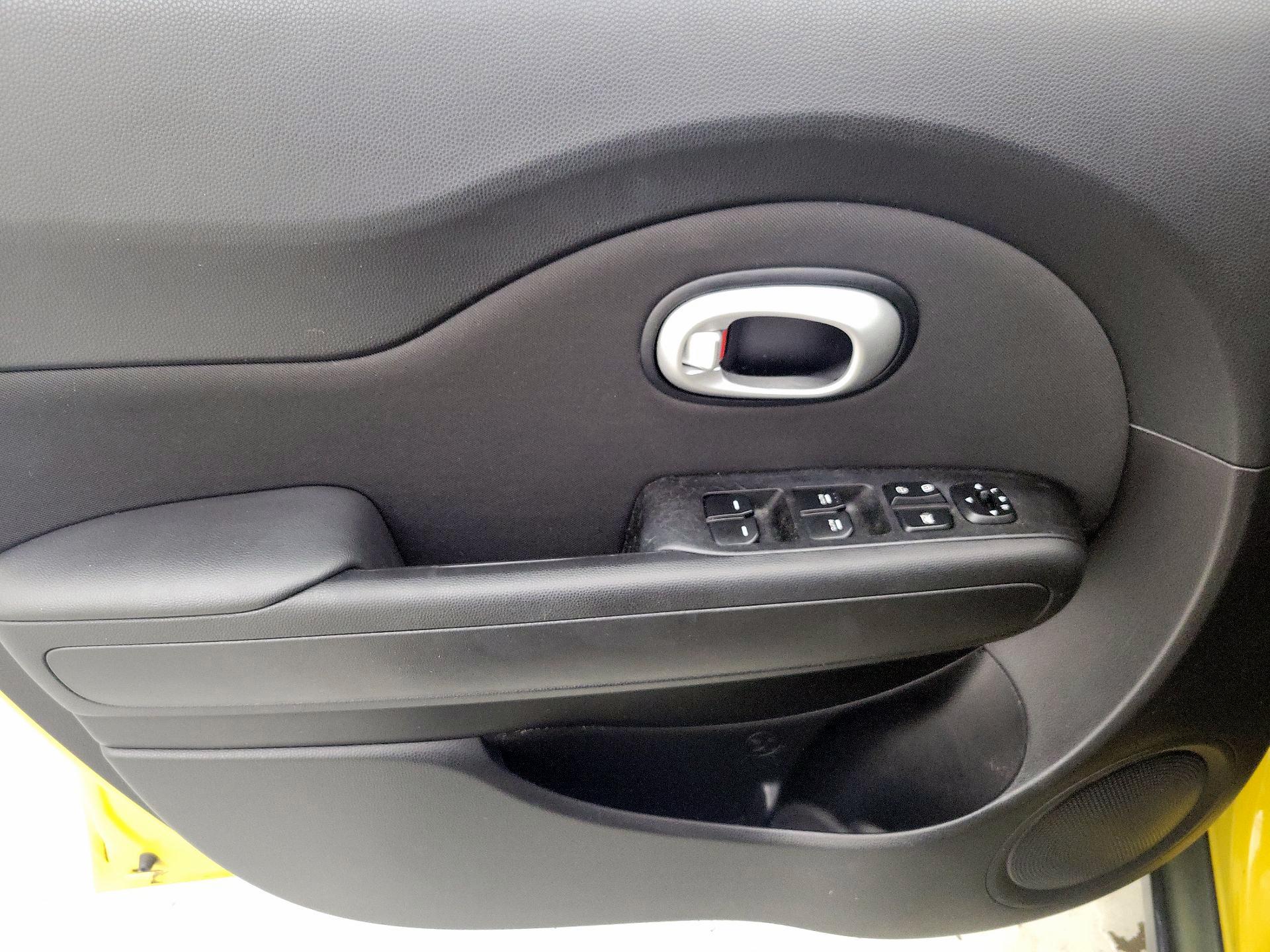 Thumbnail: 2014 Kia Soul - 12