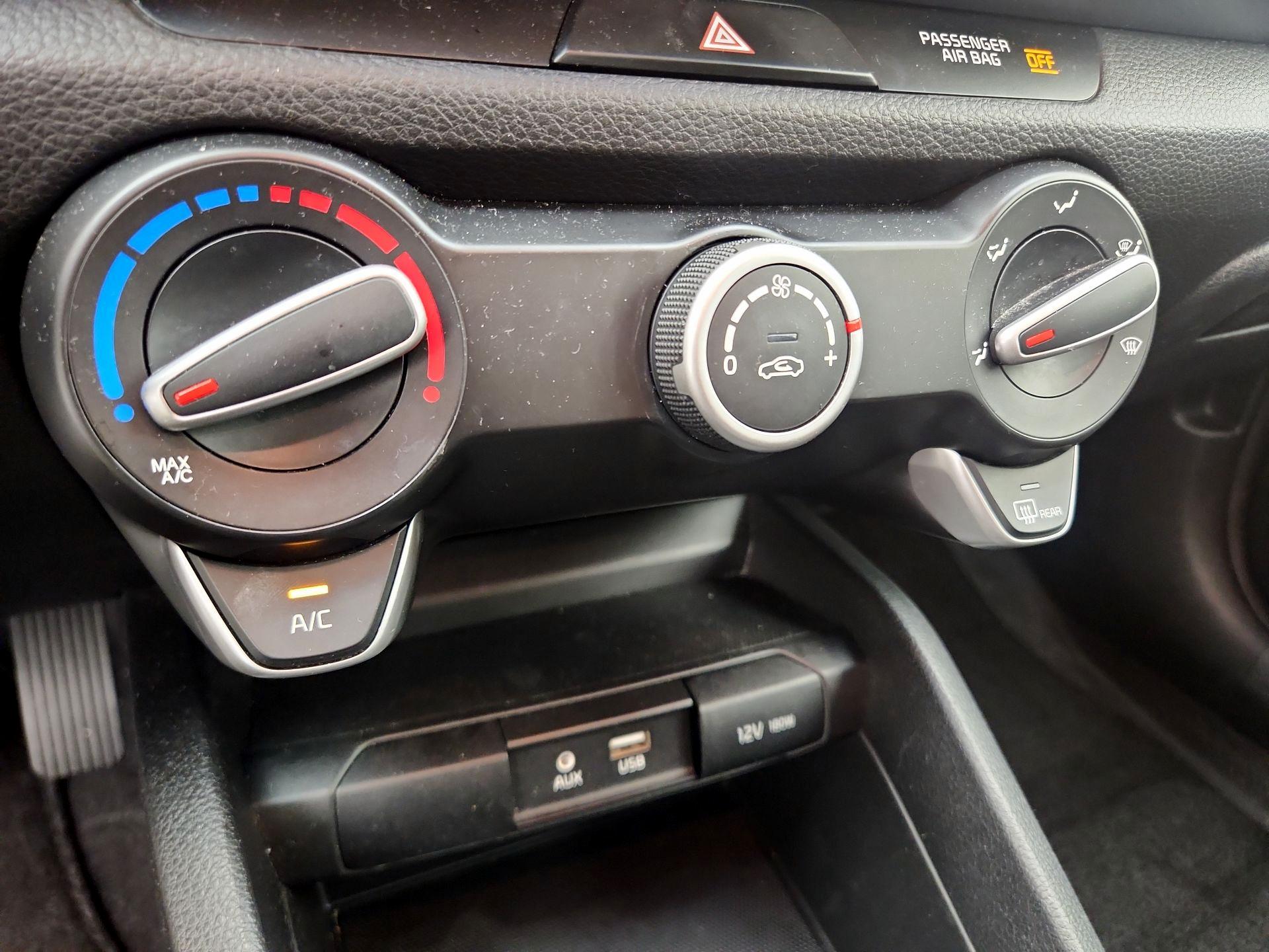 Thumbnail: 2018 Kia Rio - 16