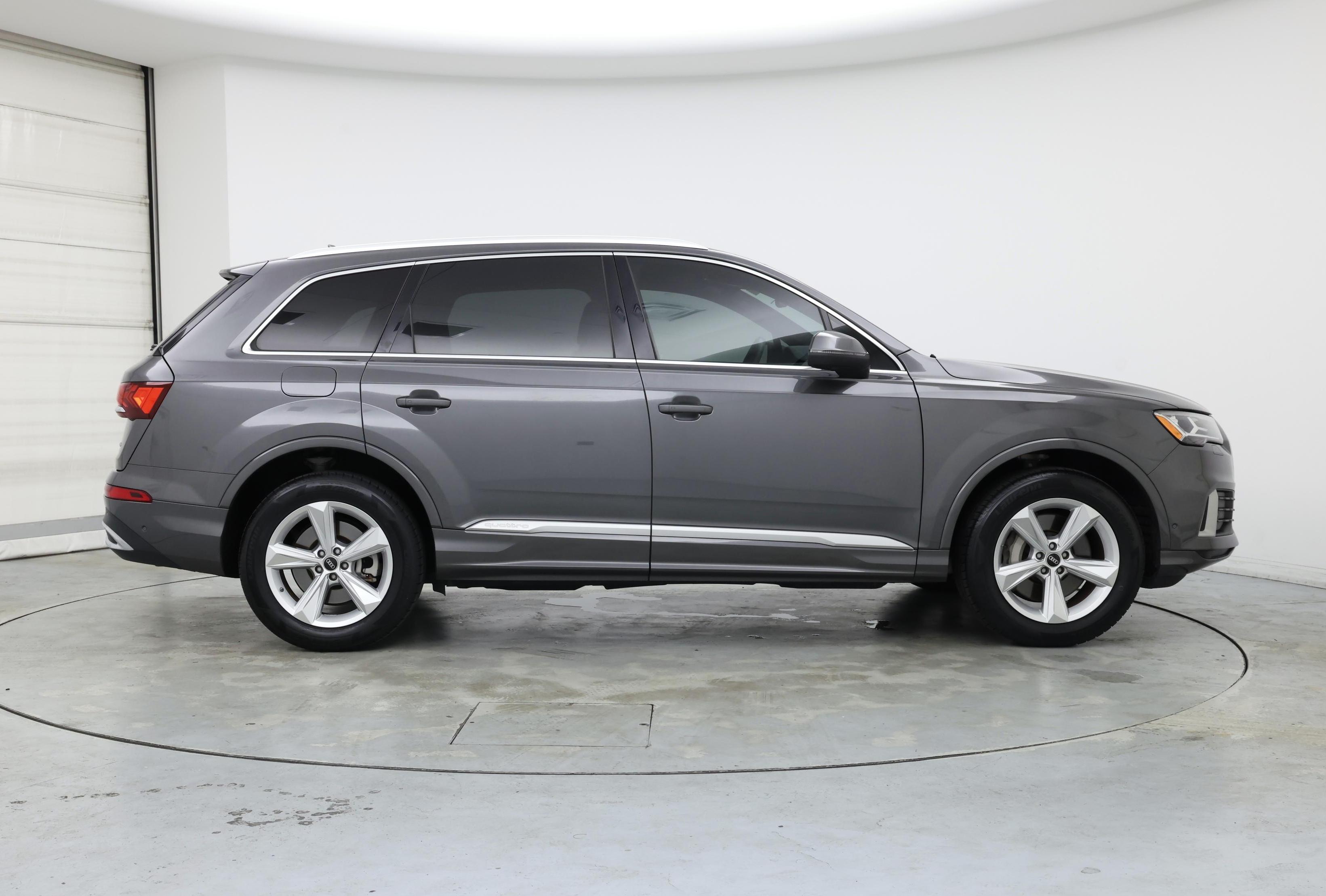 Thumbnail: 2023 Audi Q7 - 7