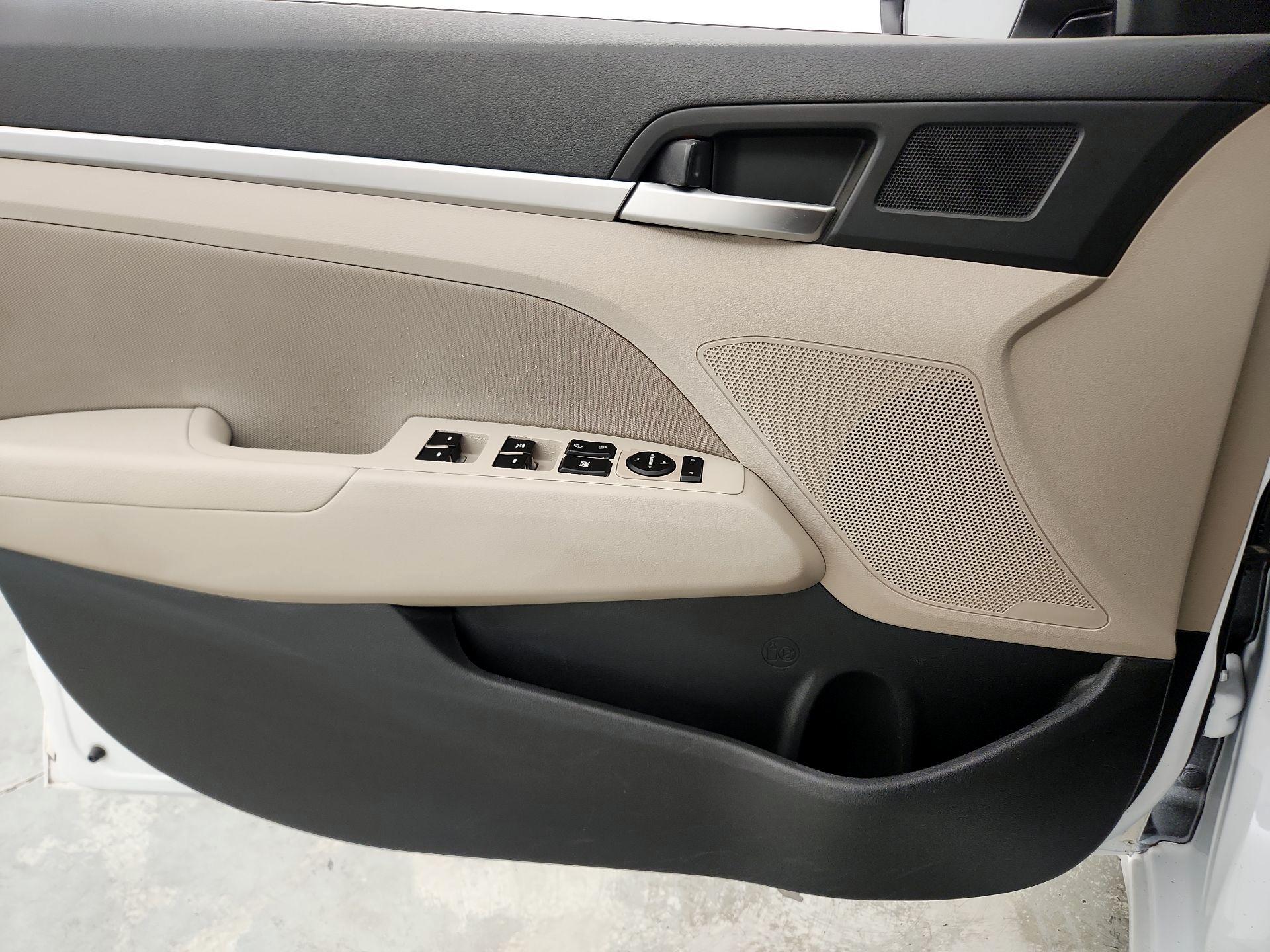 Thumbnail: 2019 Hyundai Elantra - 12