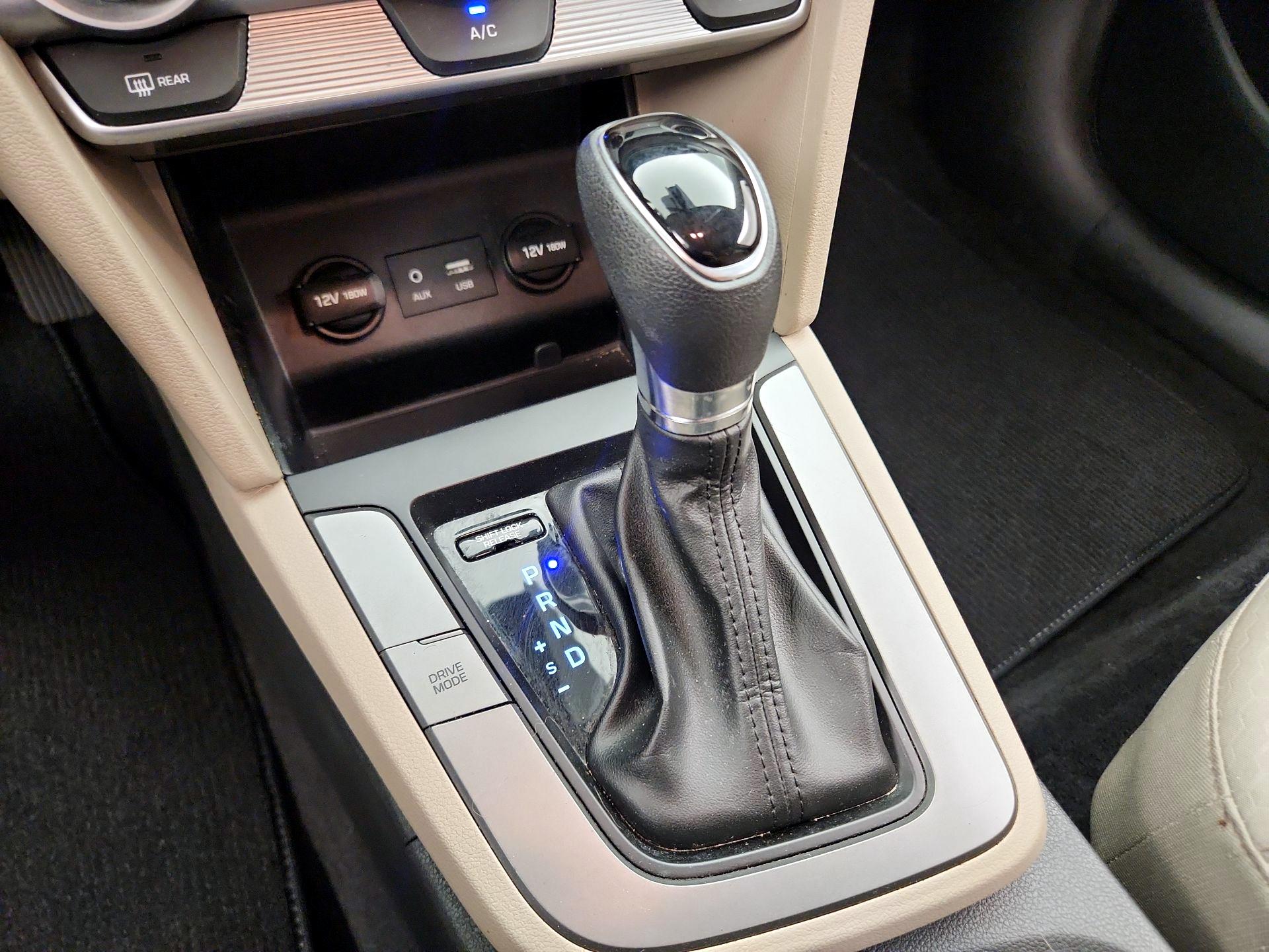 Thumbnail: 2019 Hyundai Elantra - 17