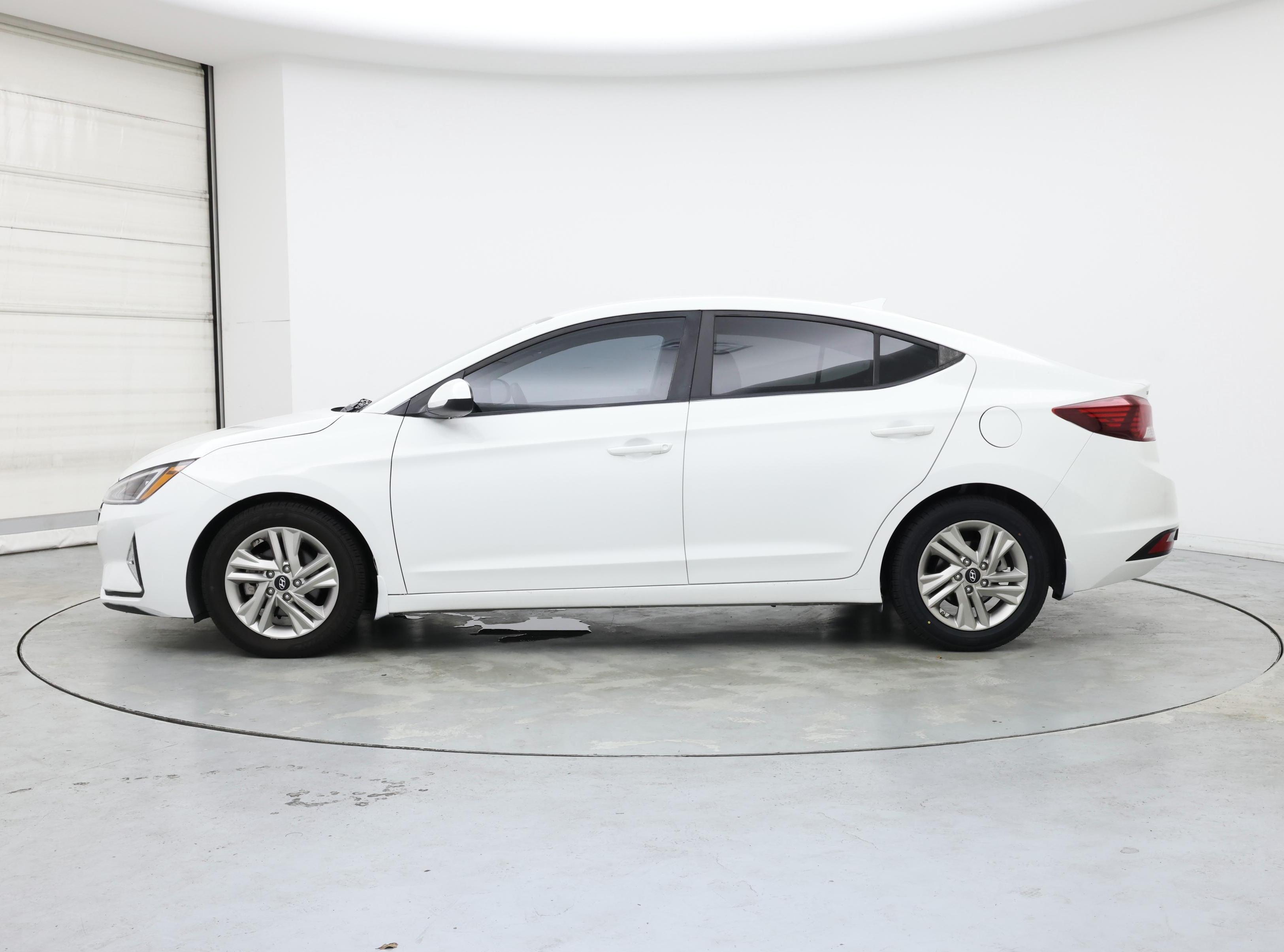 Thumbnail: 2019 Hyundai Elantra - 3