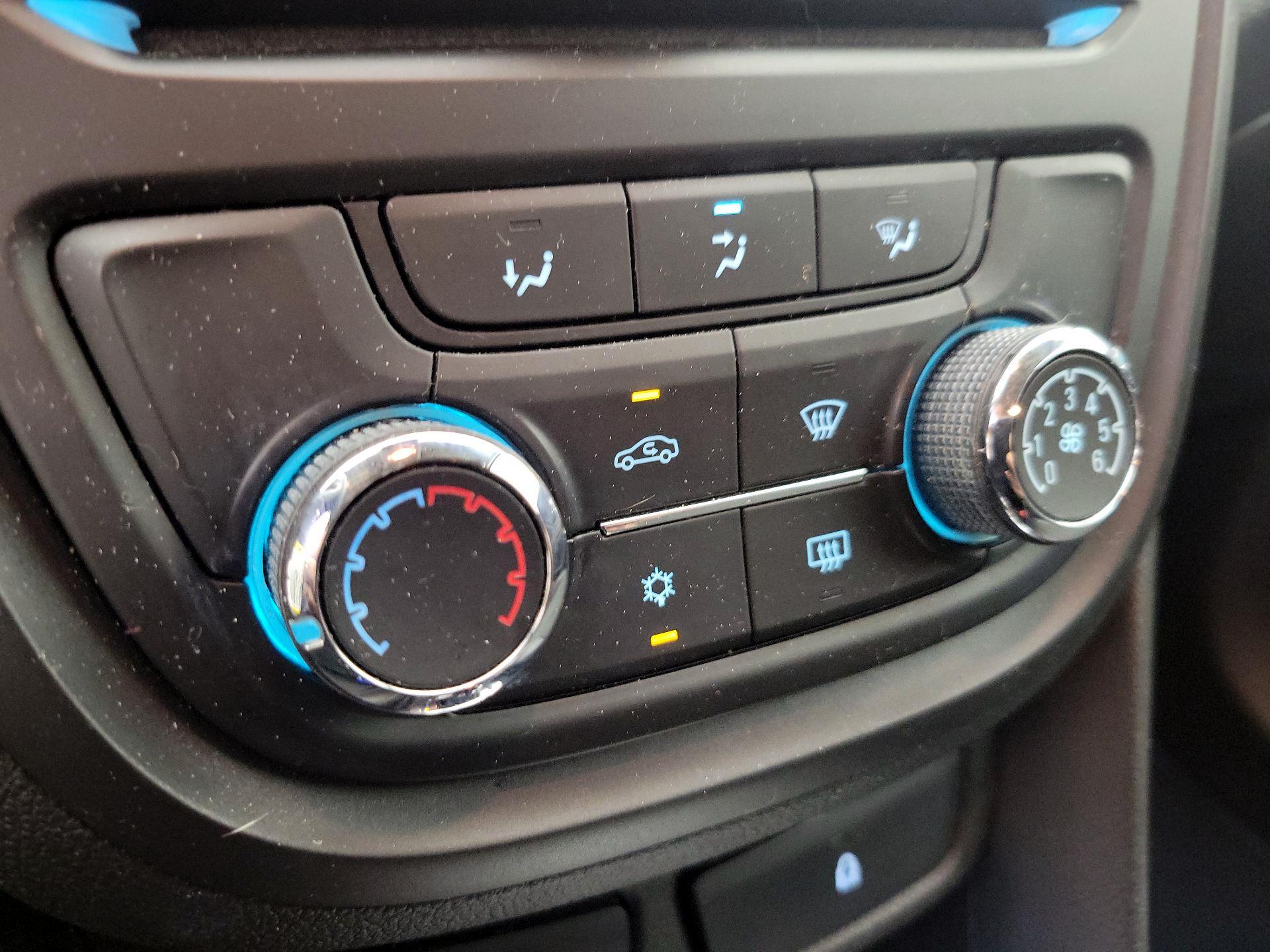 Thumbnail: 2014 Buick Encore - 16