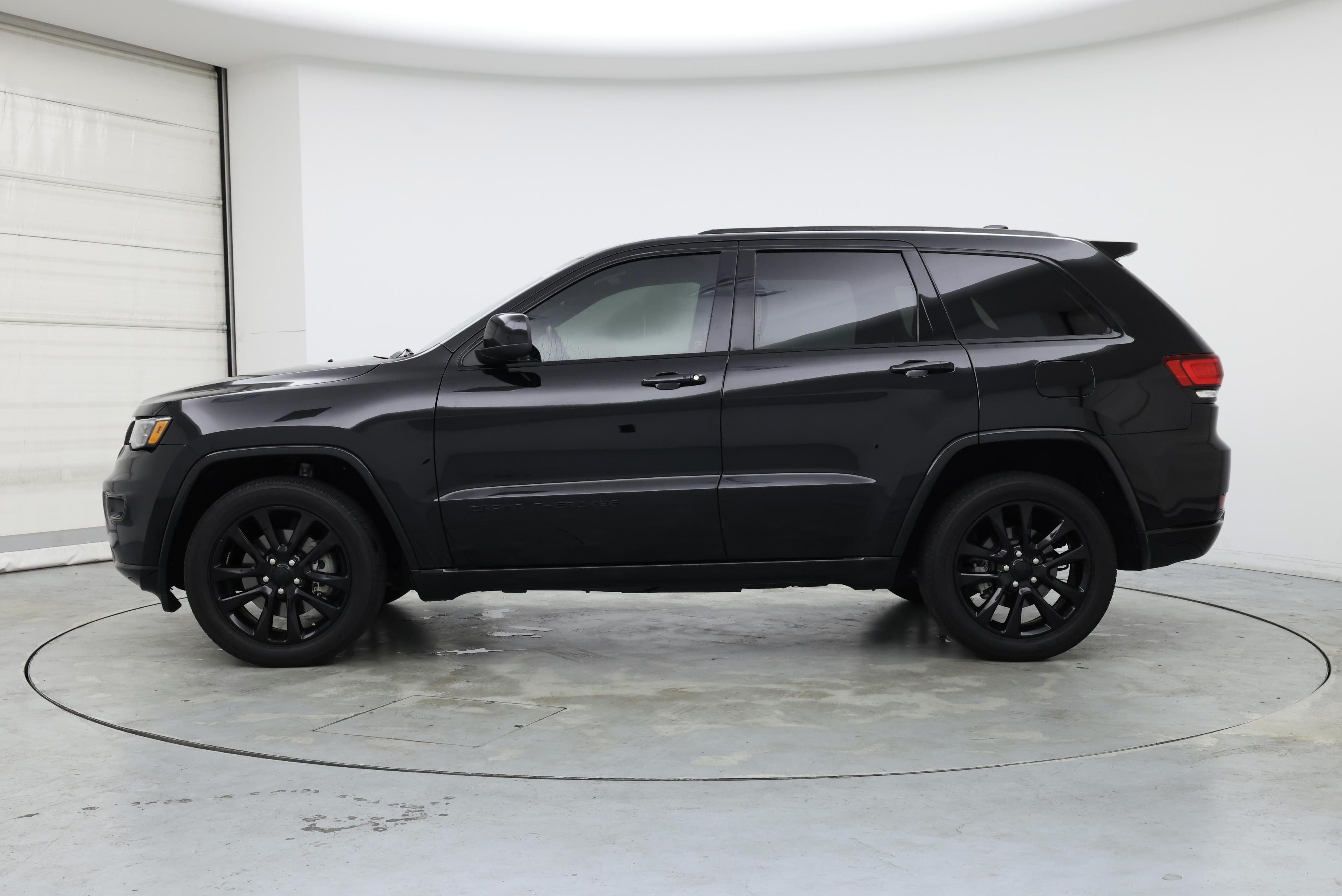 Thumbnail: 2021 Jeep Grand Cherokee - 3