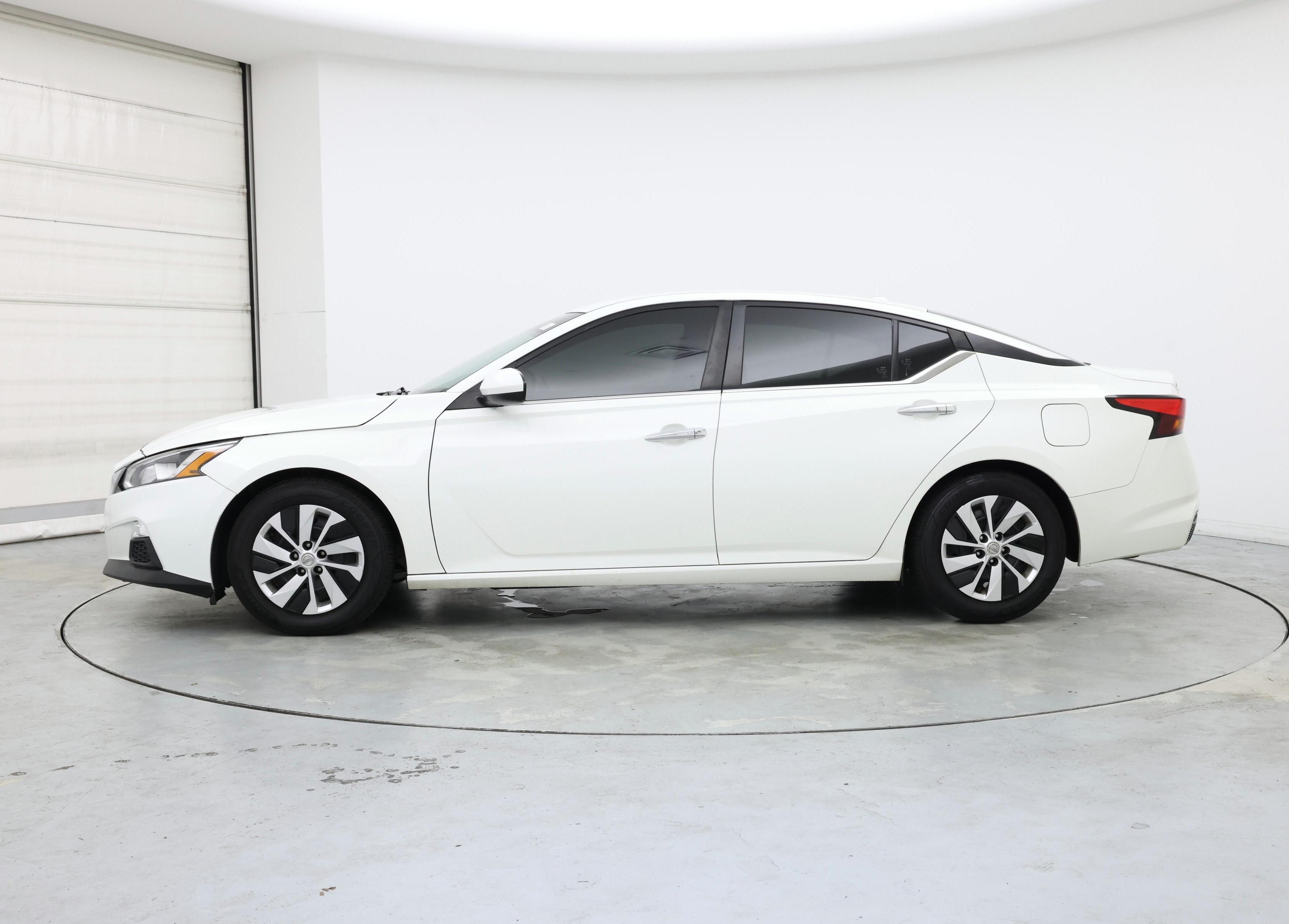 Thumbnail: 2020 Nissan Altima - 3