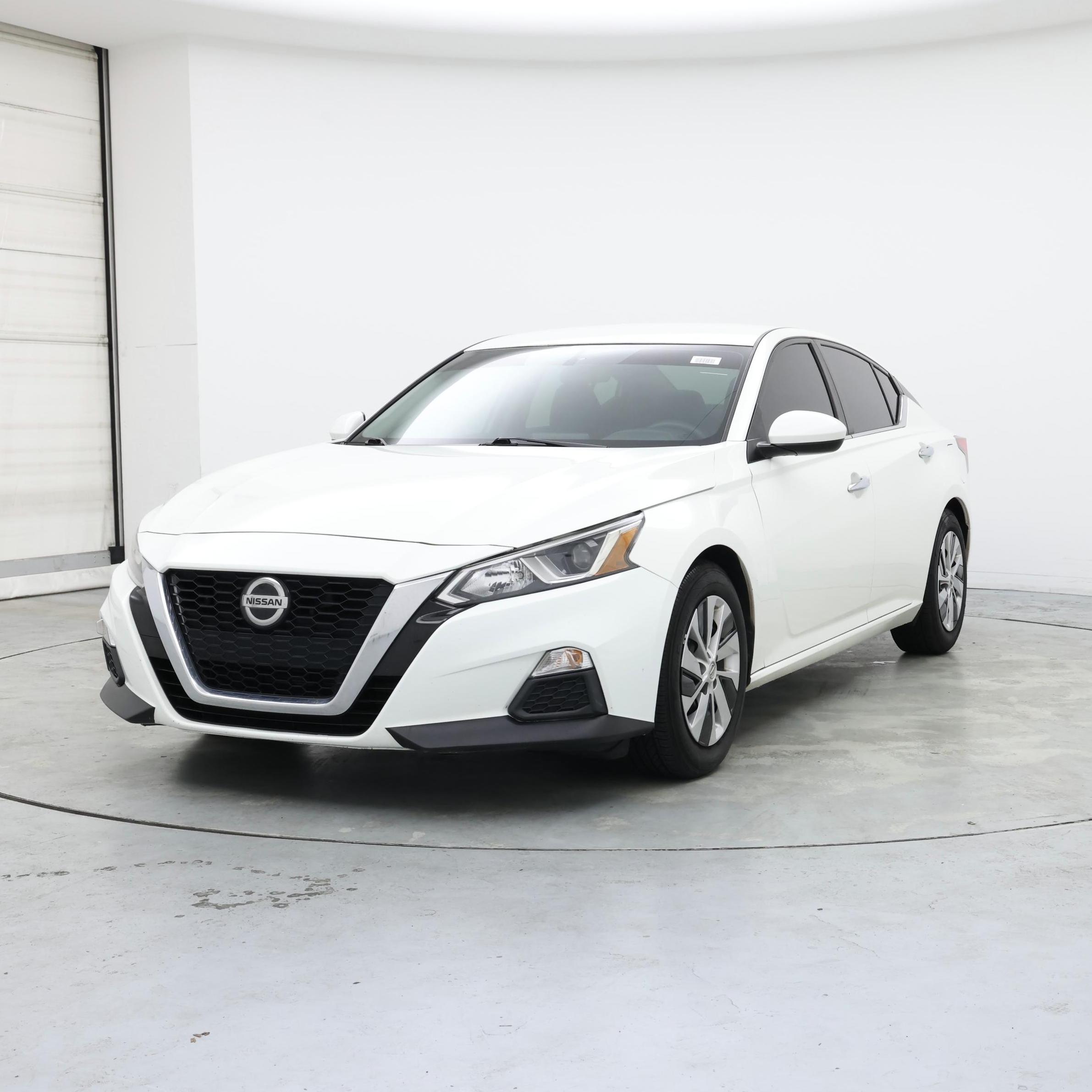 Thumbnail: 2020 Nissan Altima - 4