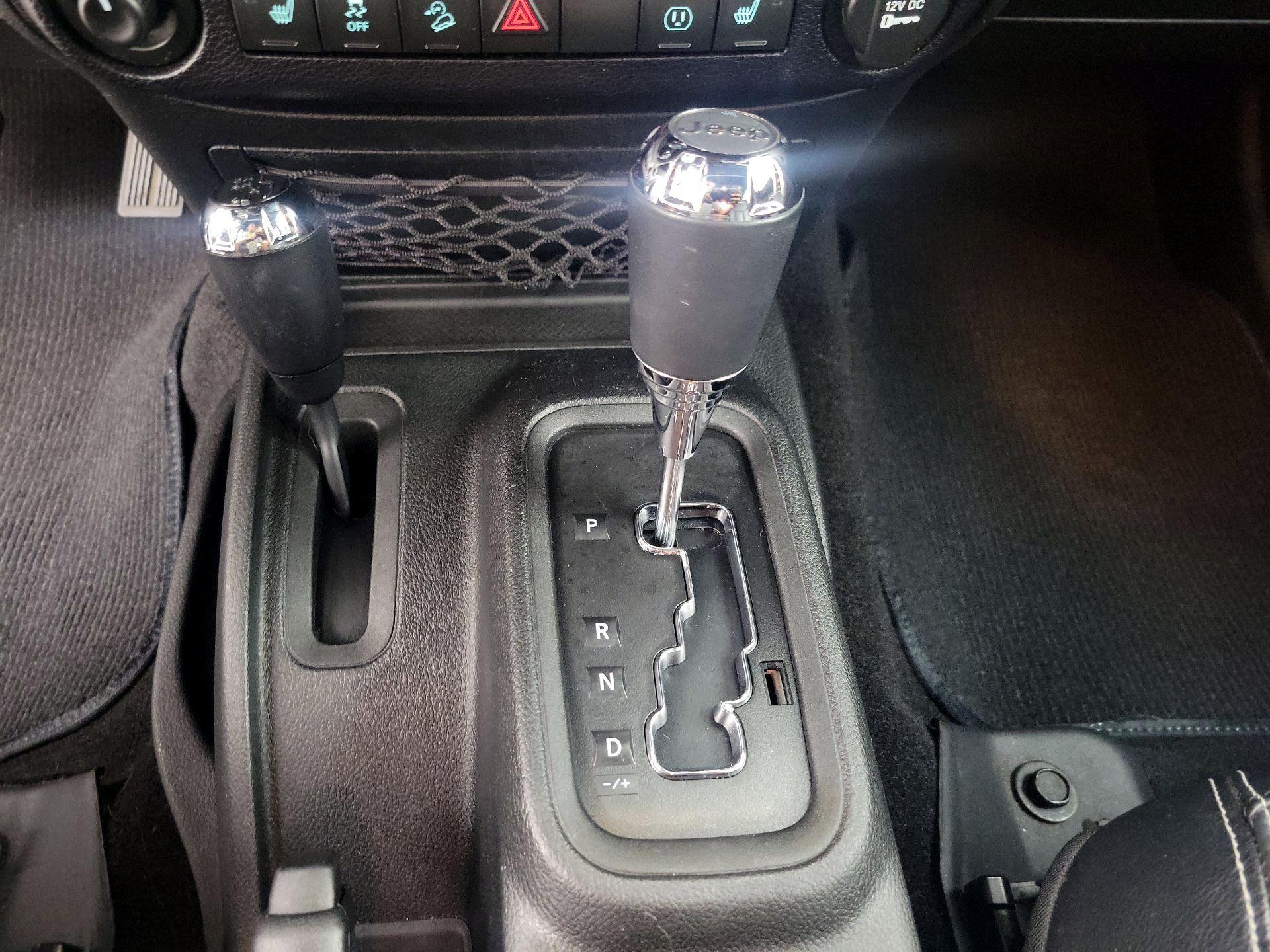 Thumbnail: 2016 Jeep Wrangler - 17
