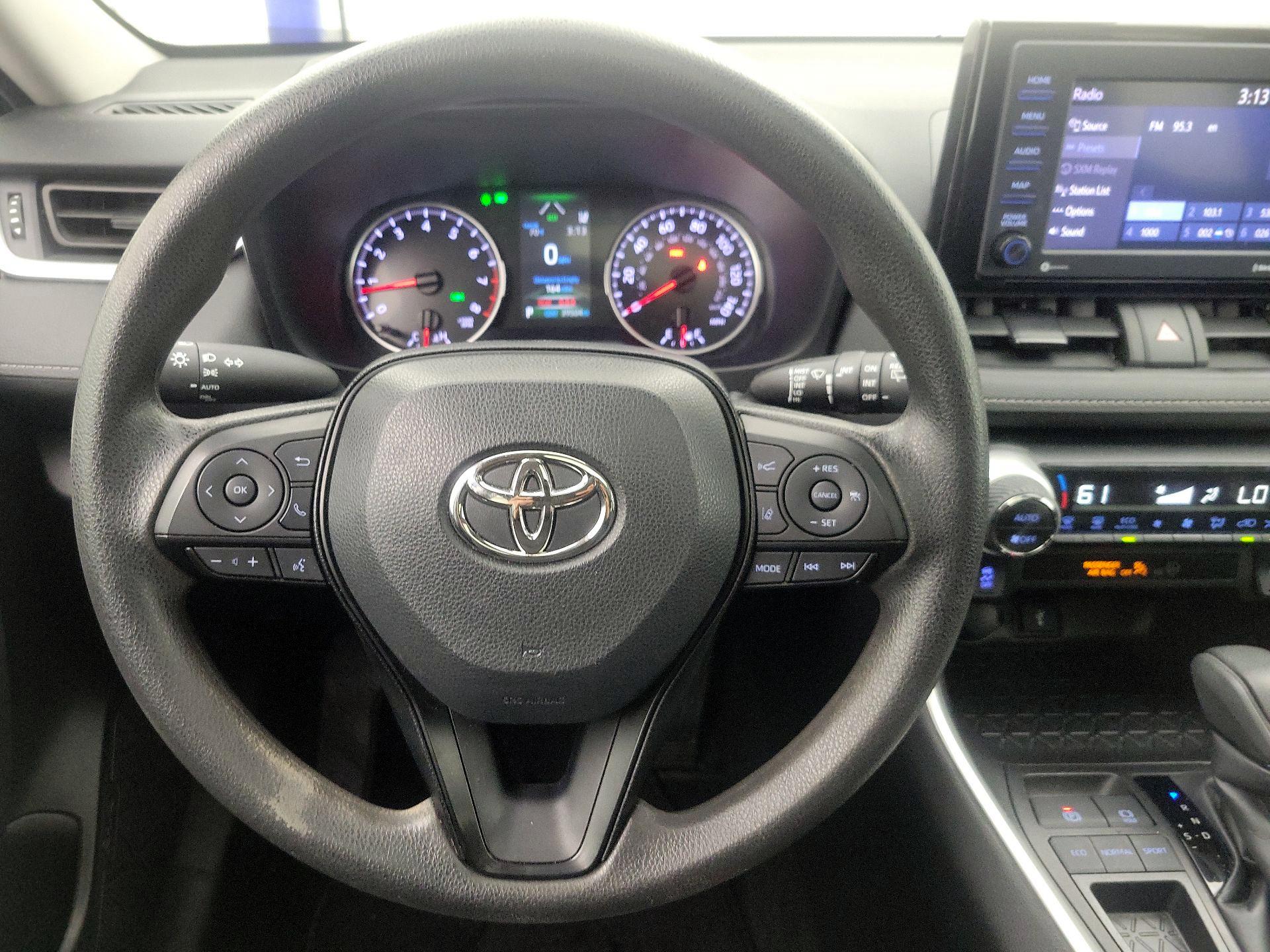 Thumbnail: 2022 Toyota RAV4 - 10