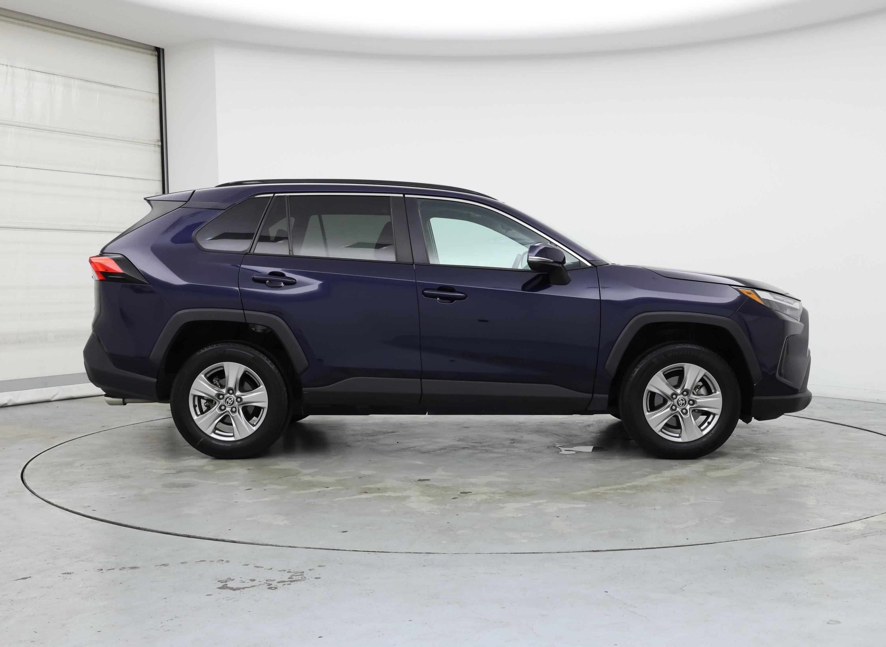 Thumbnail: 2022 Toyota RAV4 - 7