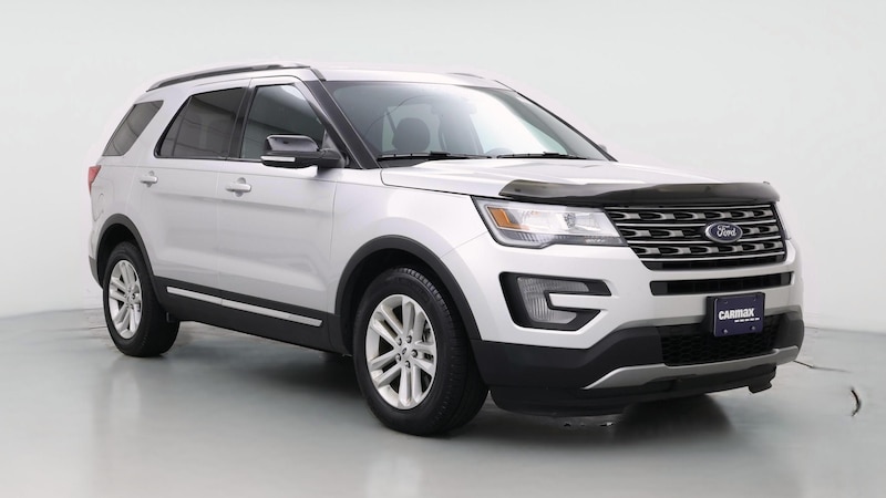 2017 Ford Explorer XLT Hero Image