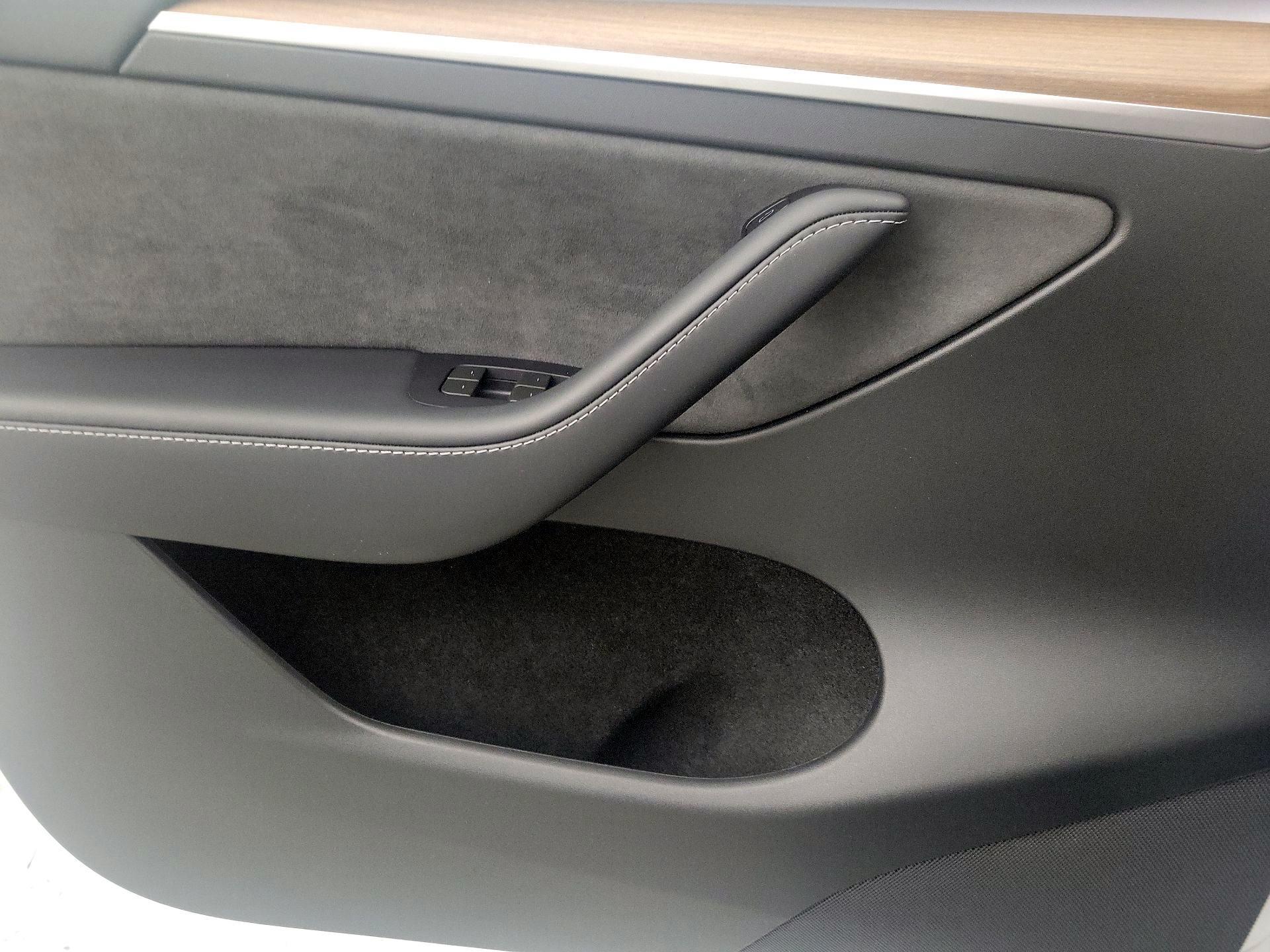 Thumbnail: 2023 Tesla Model Y - 12