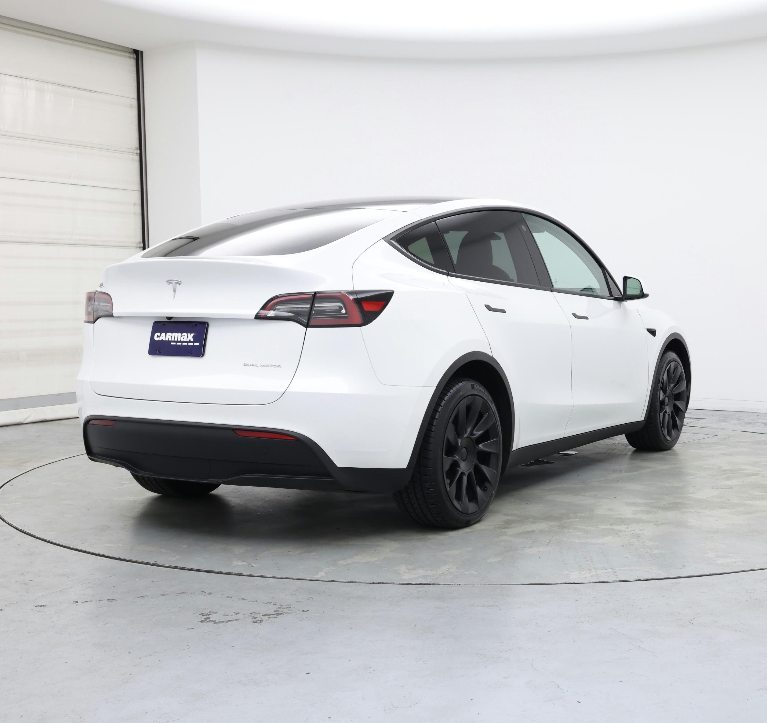 Thumbnail: 2023 Tesla Model Y - 8