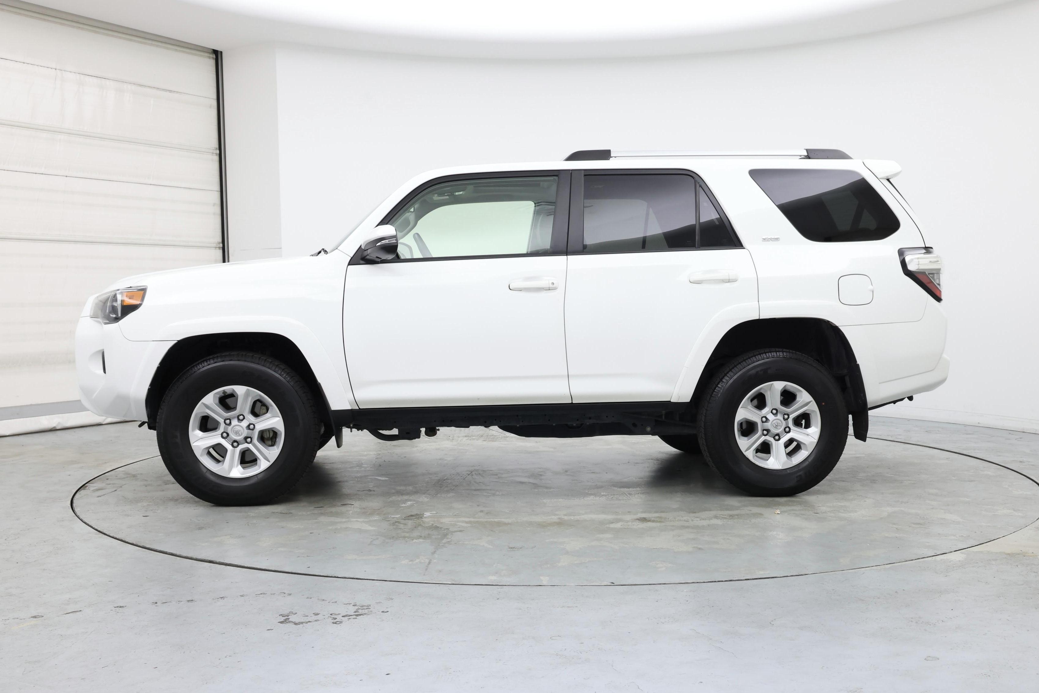 Thumbnail: 2020 Toyota 4Runner - 3