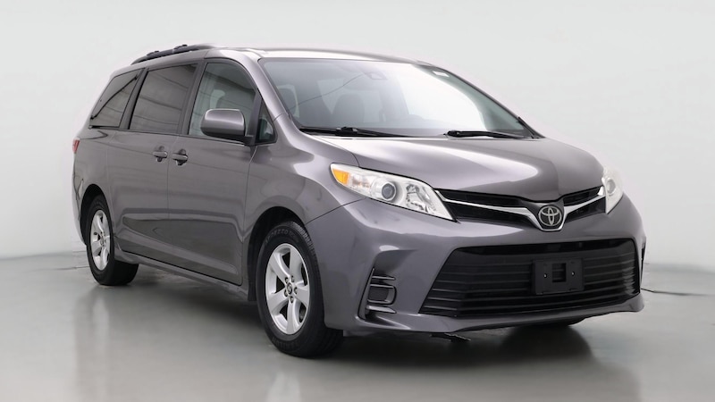 2019 Toyota Sienna LE Hero Image