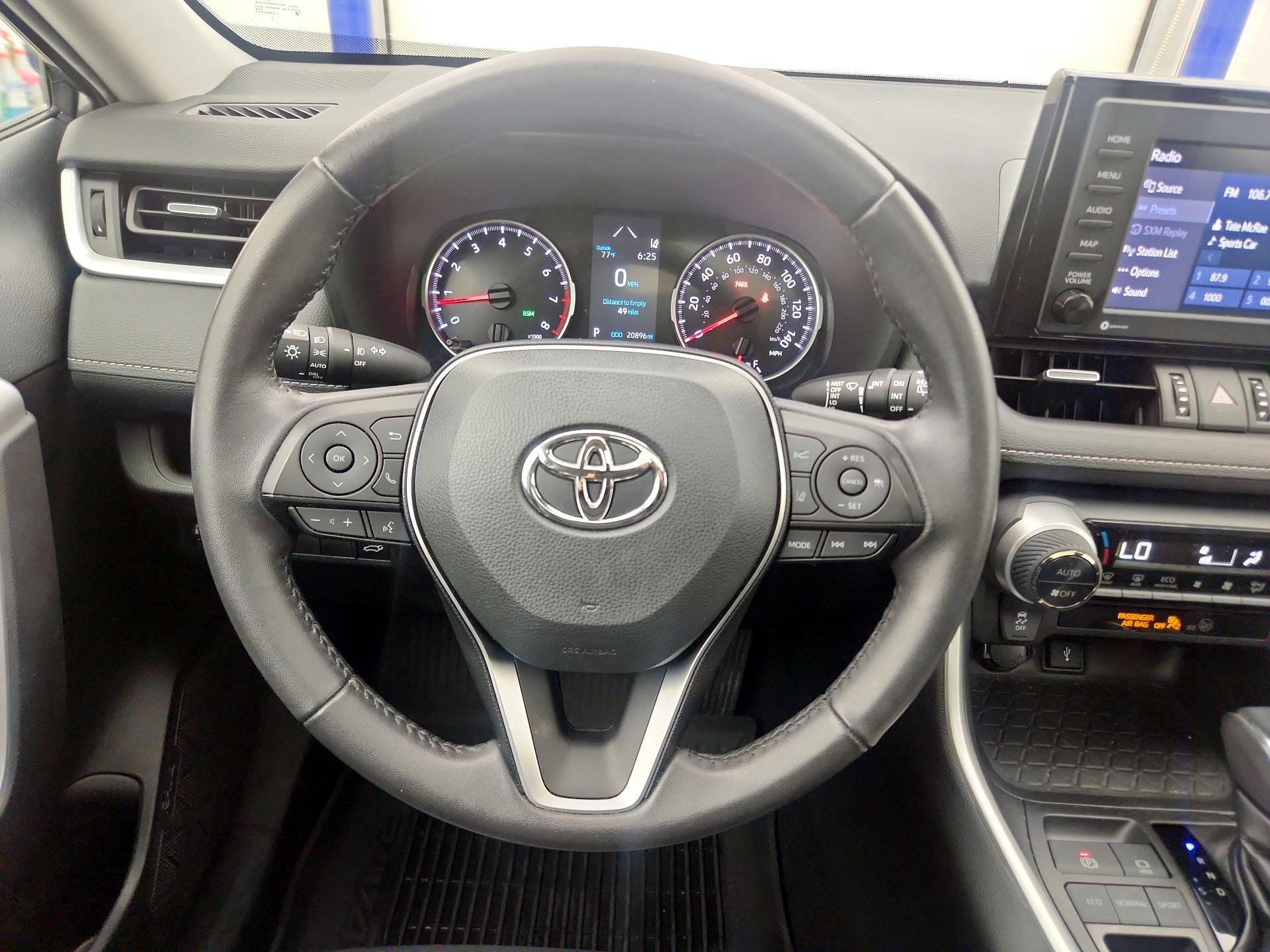 Thumbnail: 2022 Toyota RAV4 - 10