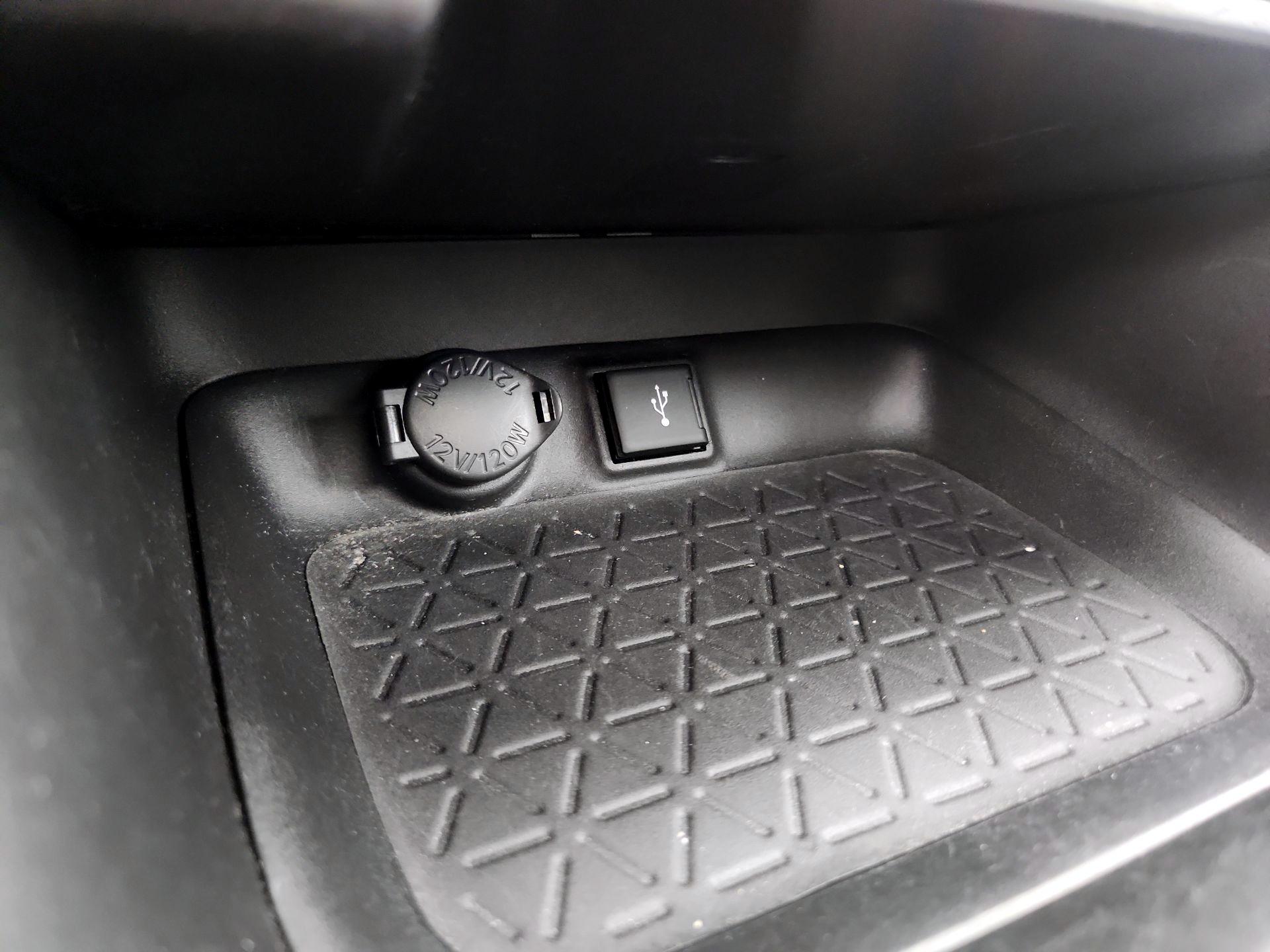 Thumbnail: 2022 Toyota RAV4 - 18