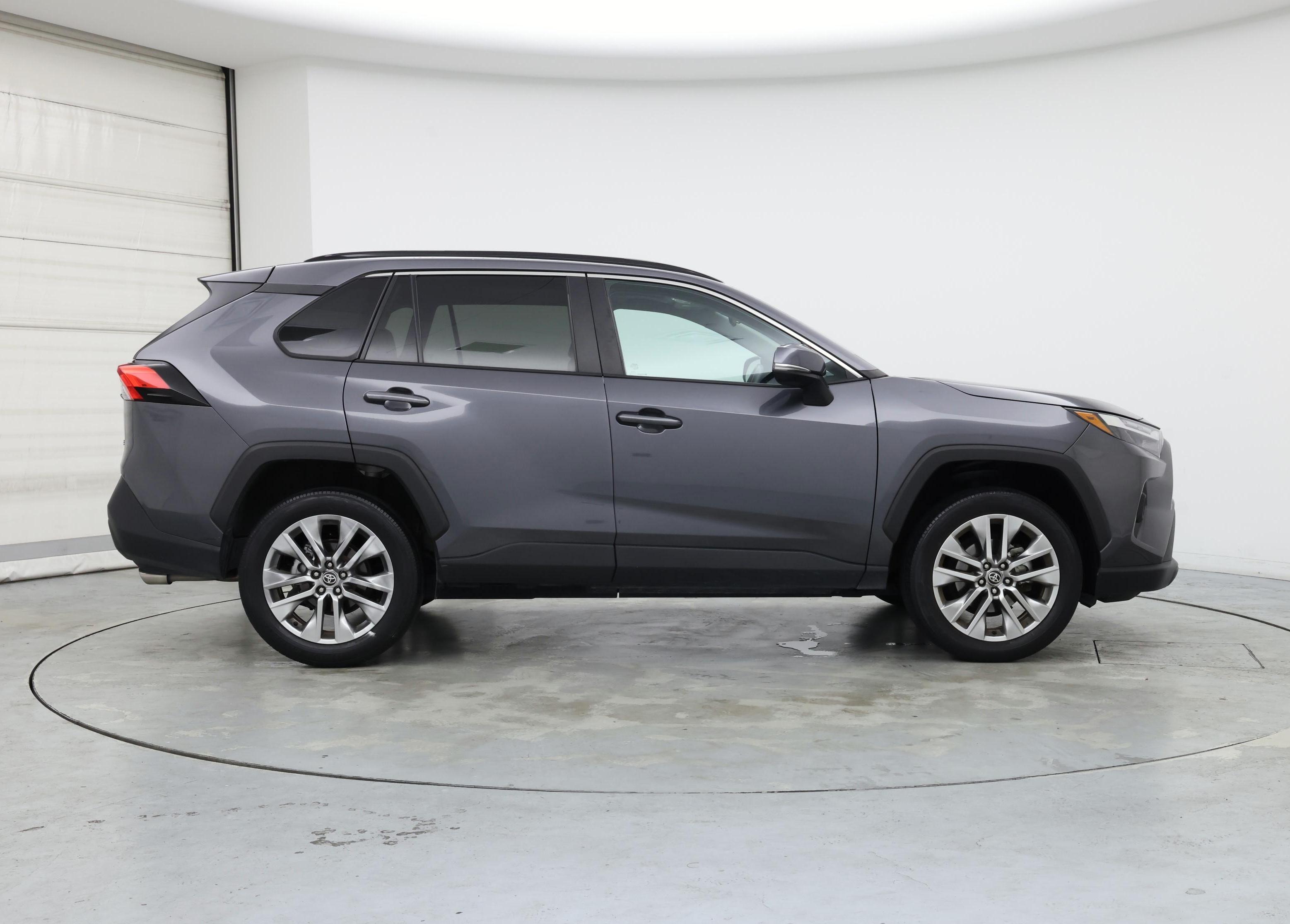 Thumbnail: 2022 Toyota RAV4 - 7