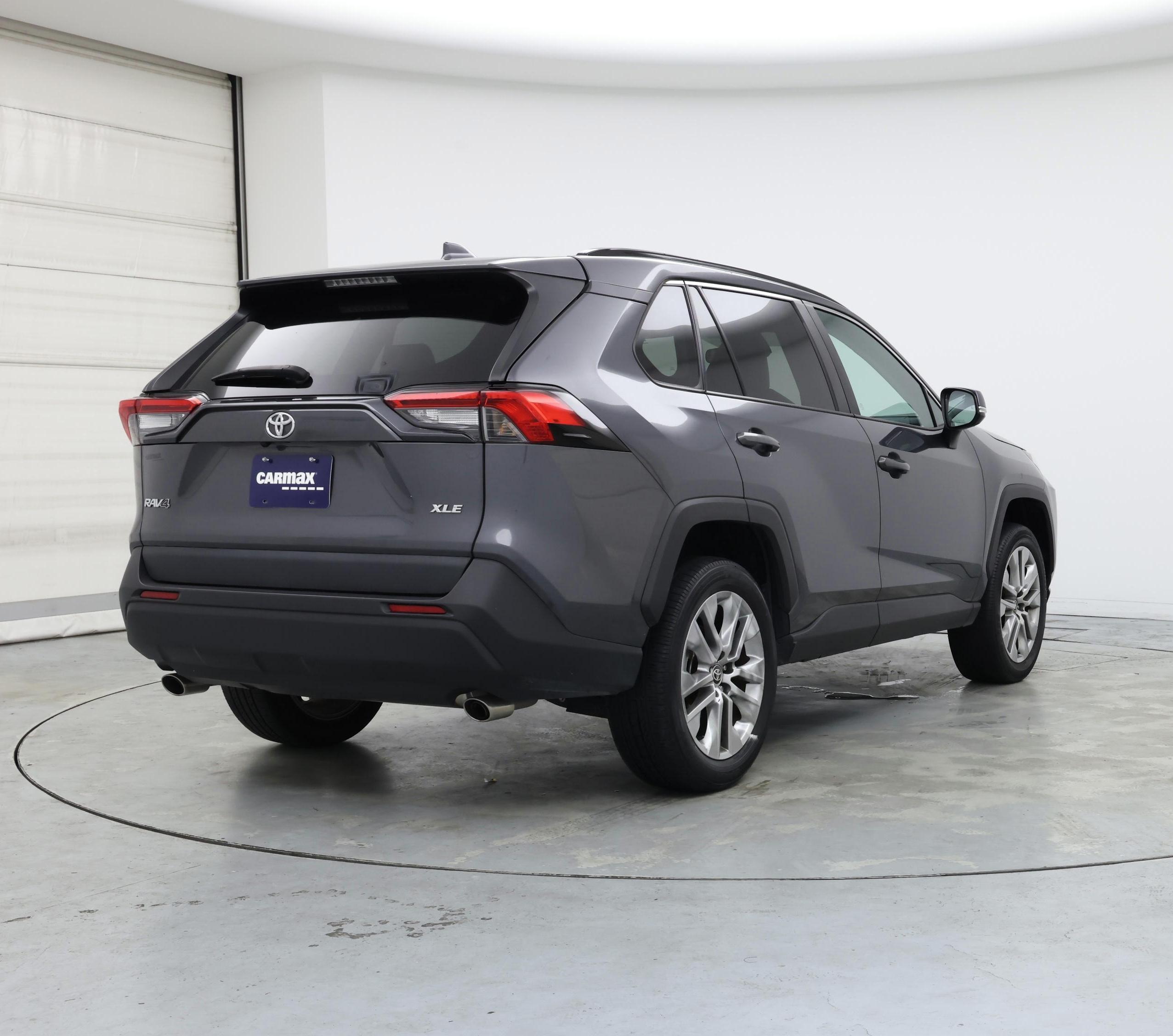 Thumbnail: 2022 Toyota RAV4 - 8