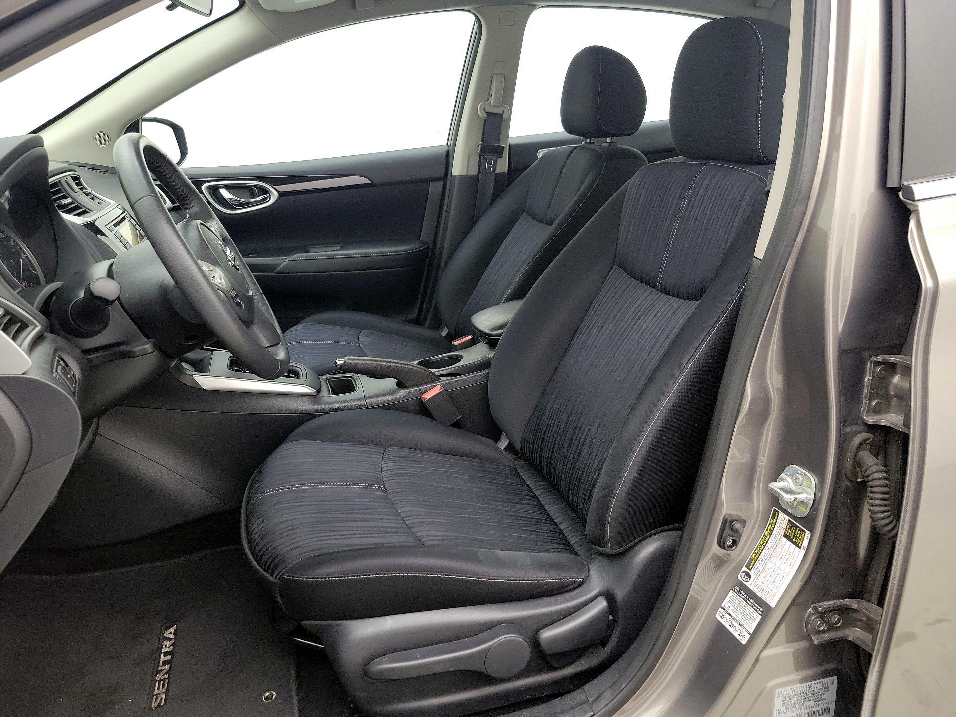 Thumbnail: 2016 Nissan Sentra - 11